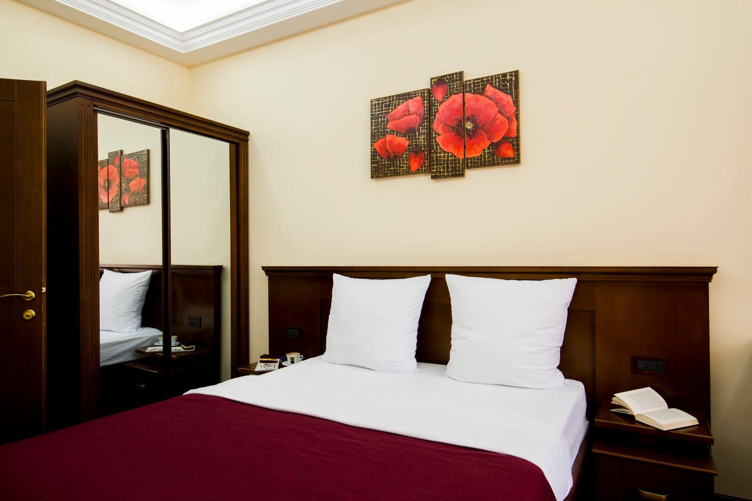 Luxury Triple Room photo 2