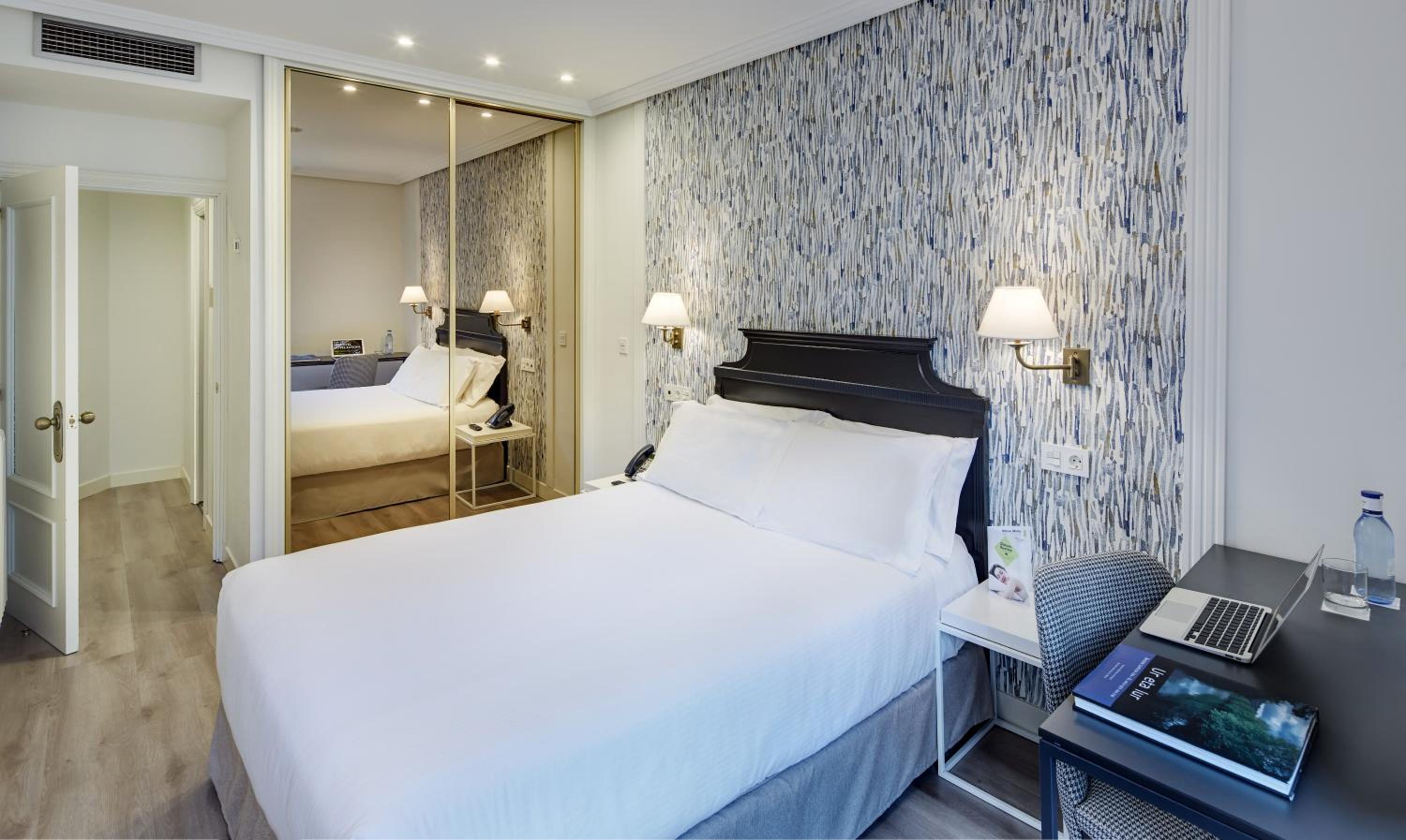 Double Room - Photo 3