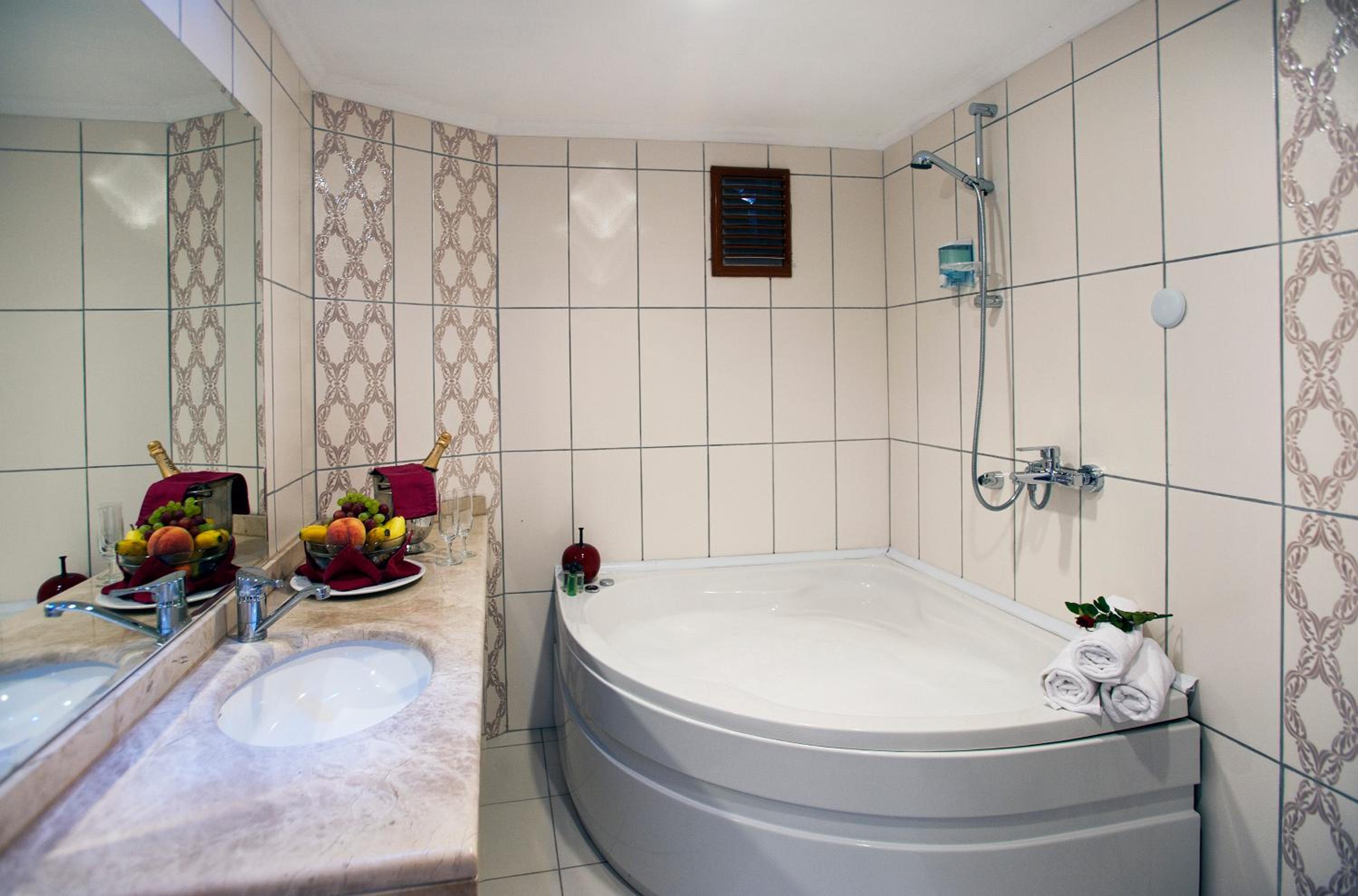 Standard Double or Twin Room photo 2