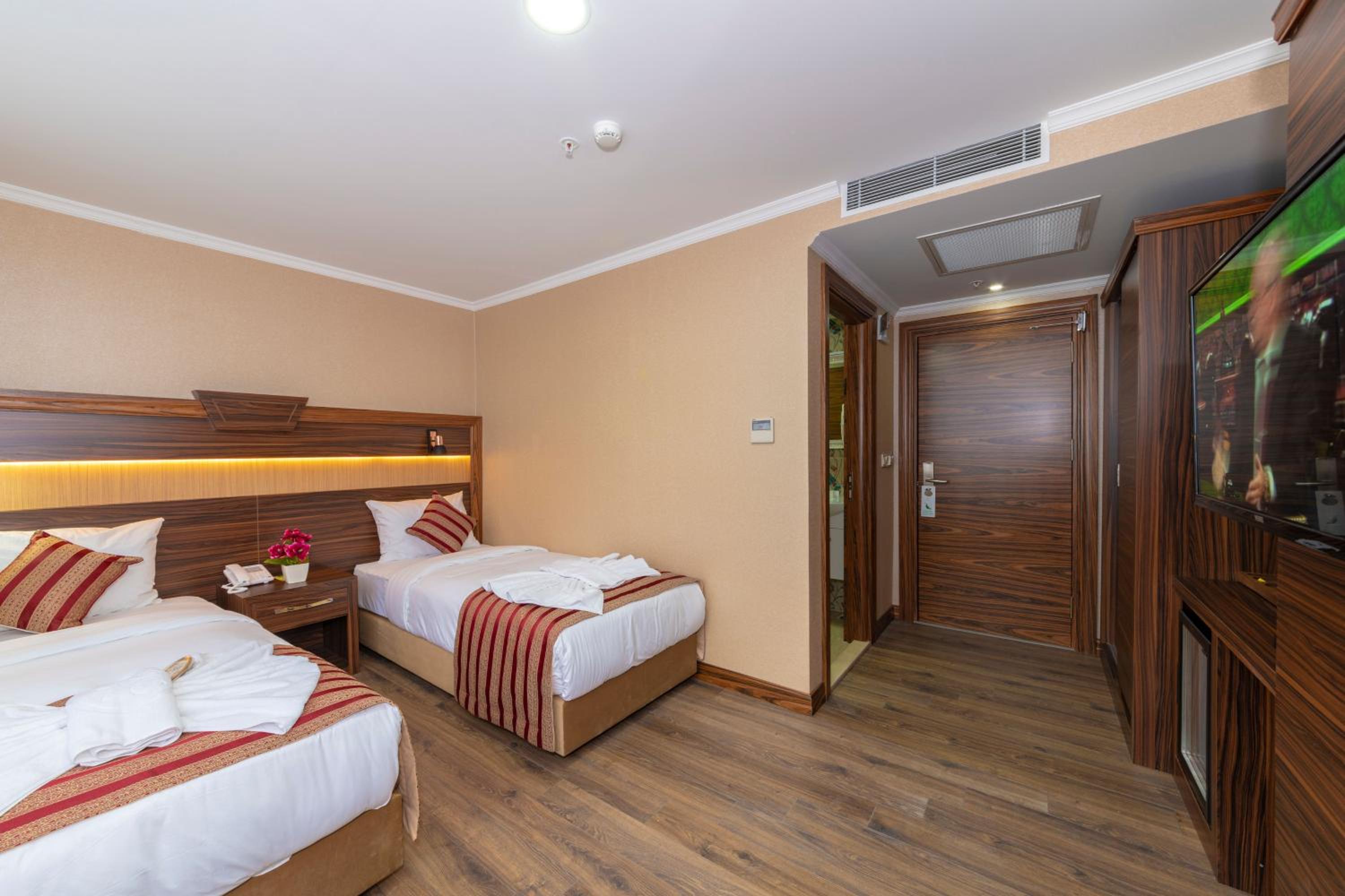 Standard Triple Room photo 2