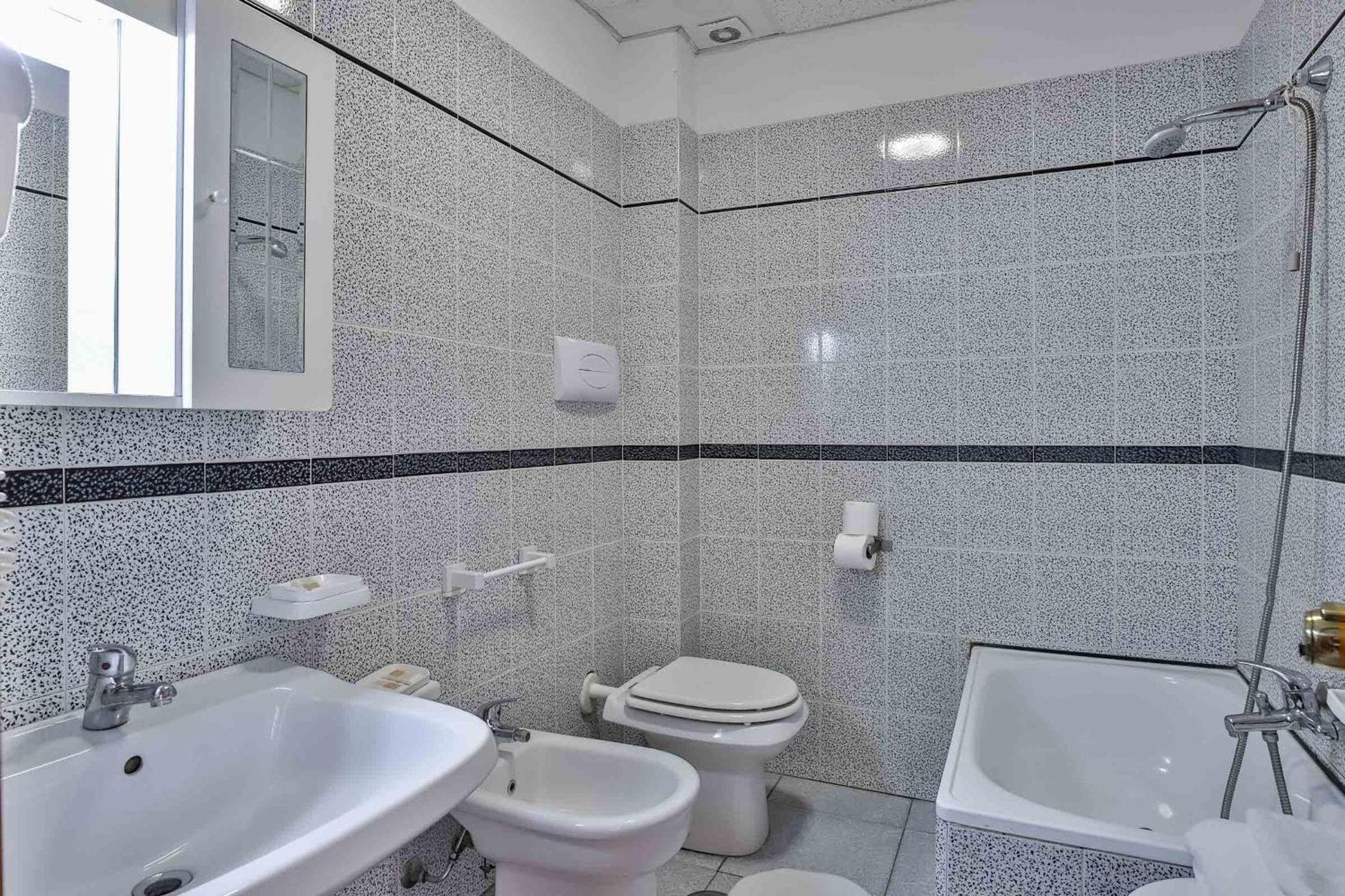 Classic Quadruple Room photo 2