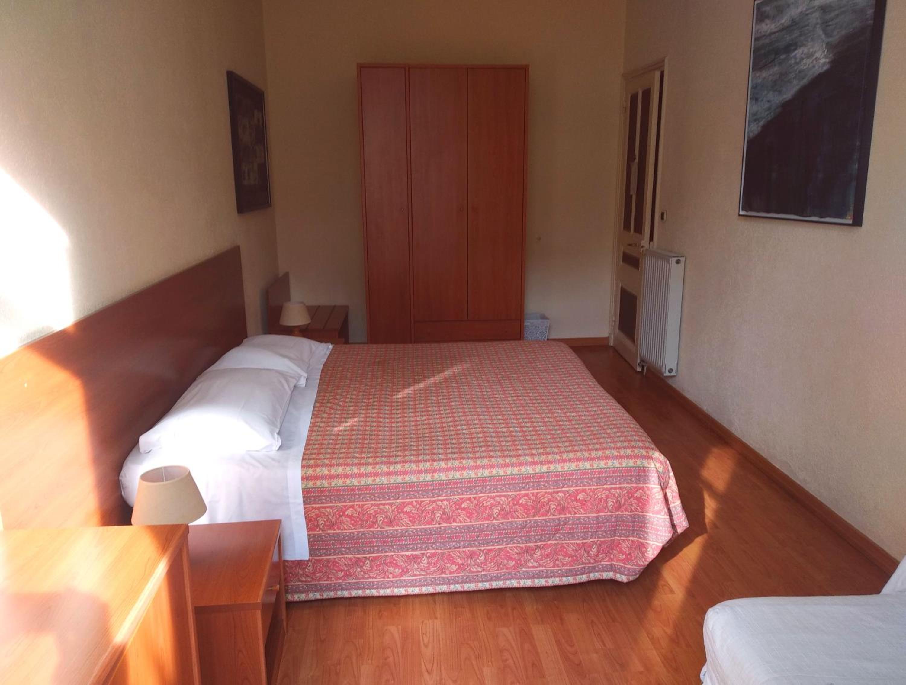 Deluxe Room (2 Adults + 1 Child) photo 3