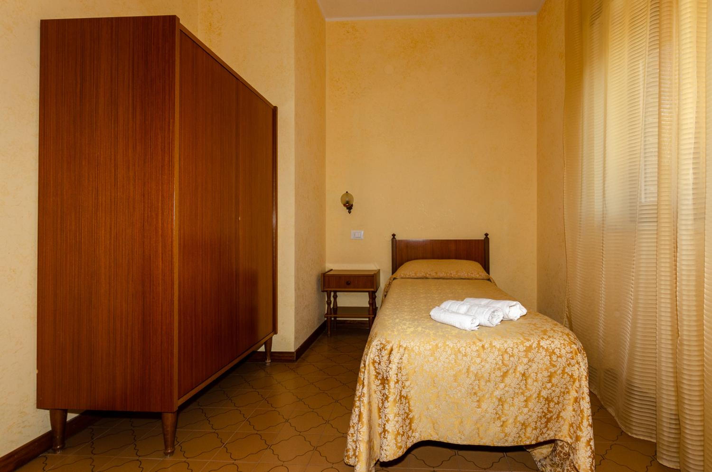 Single Room with Private Bathroom