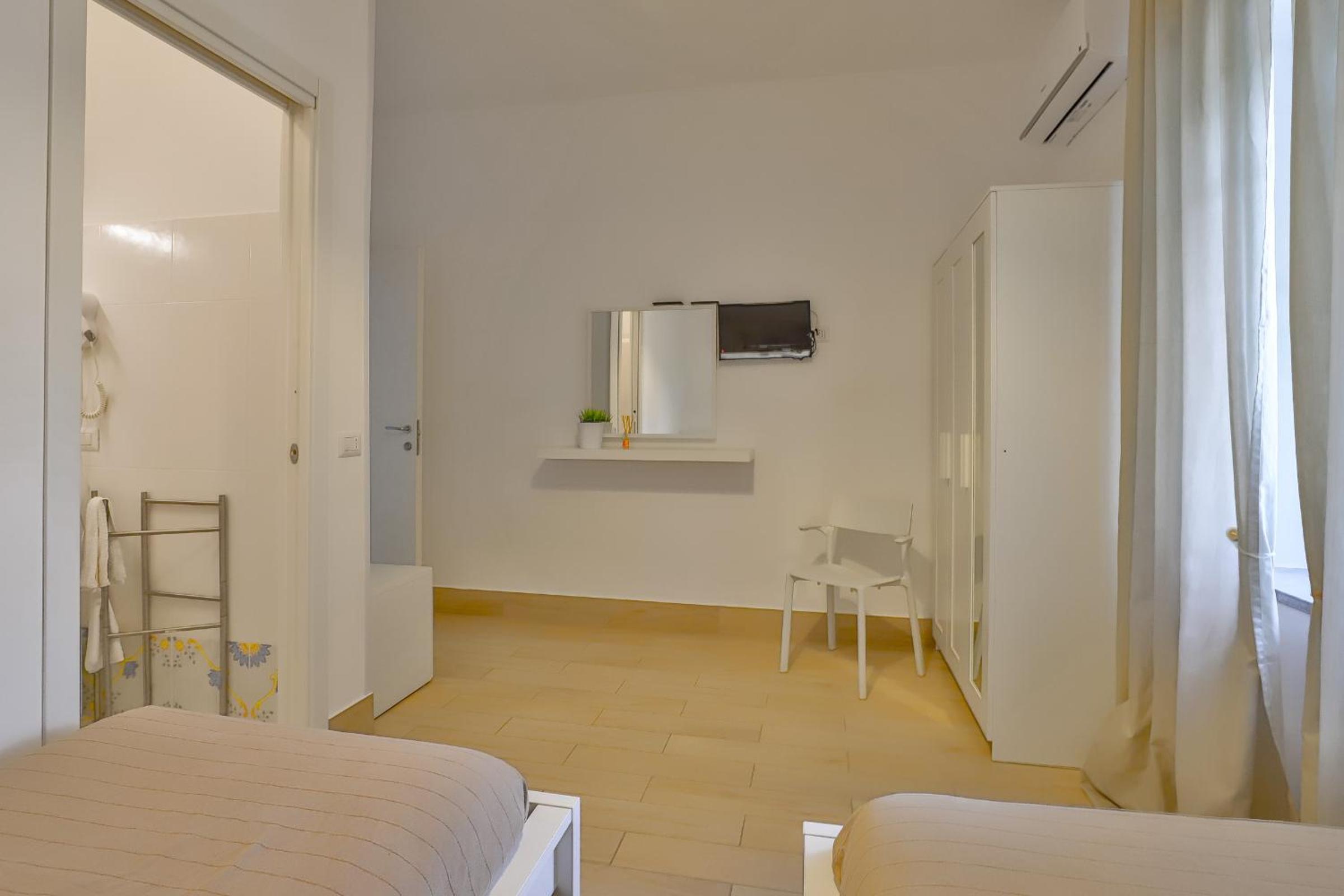 Standard Double Room photo 2