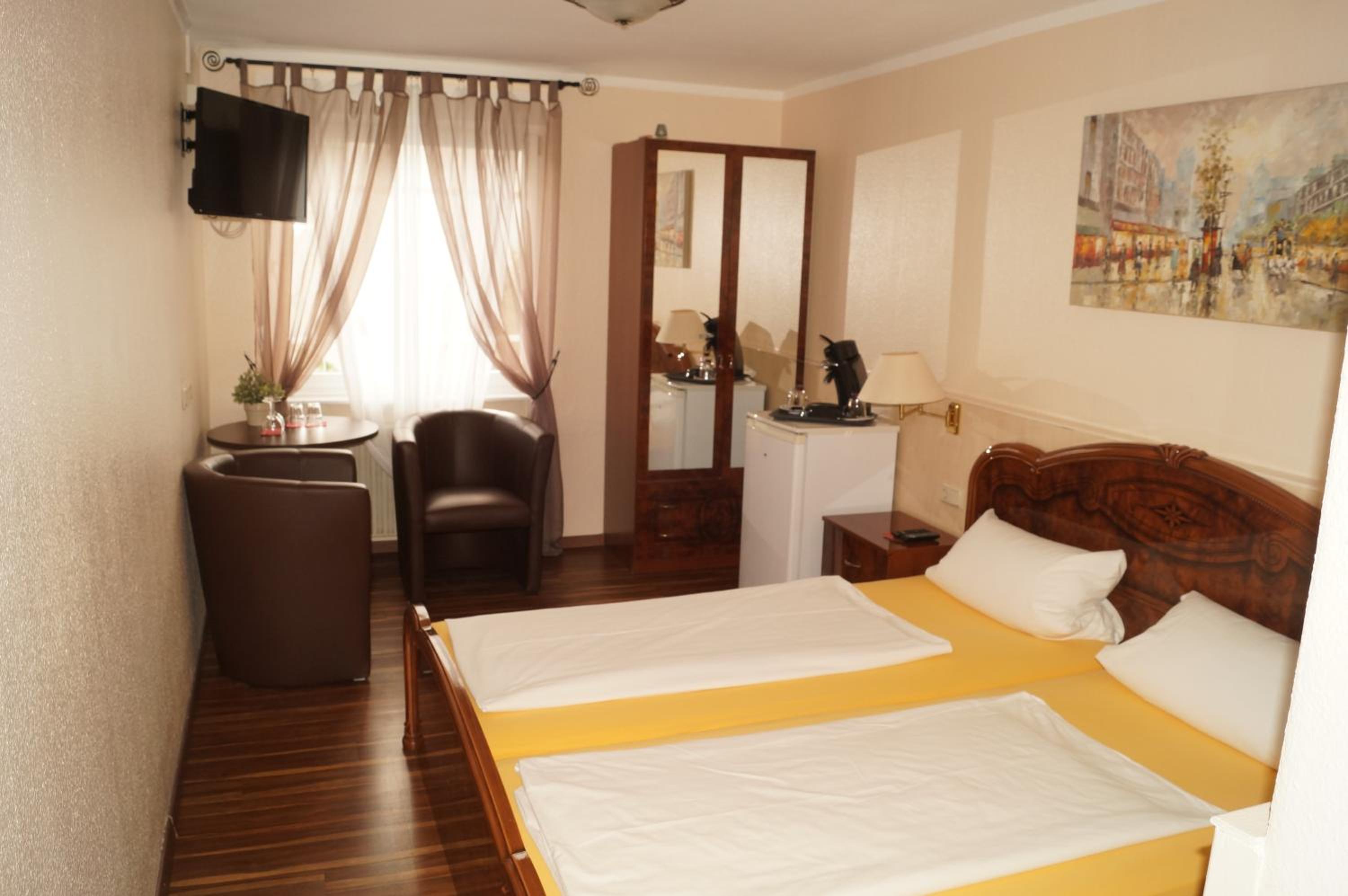 Standard Double Room - Photo 5