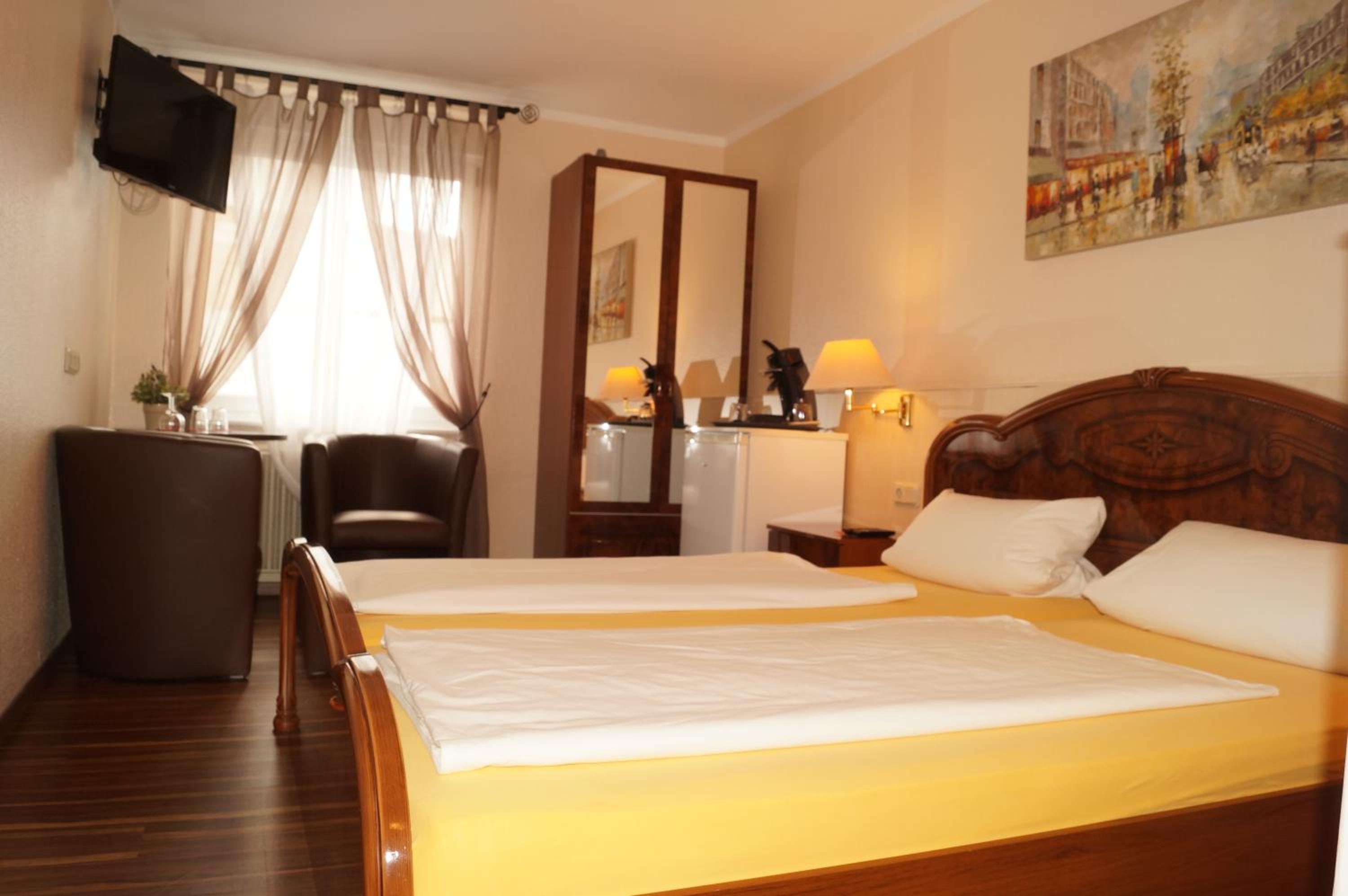 Standard Double Room - Photo 3