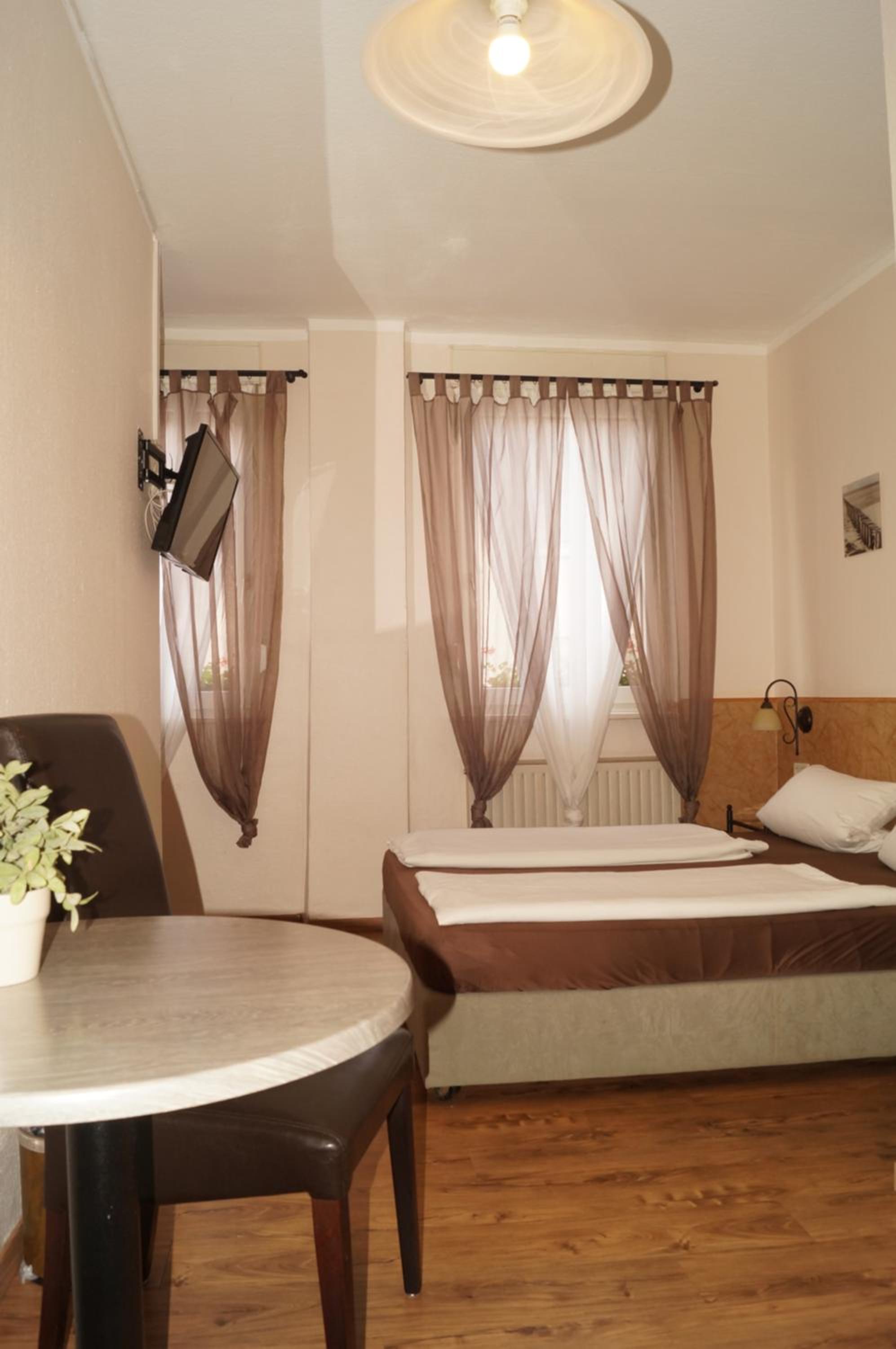 Standard Double Room - Photo 1