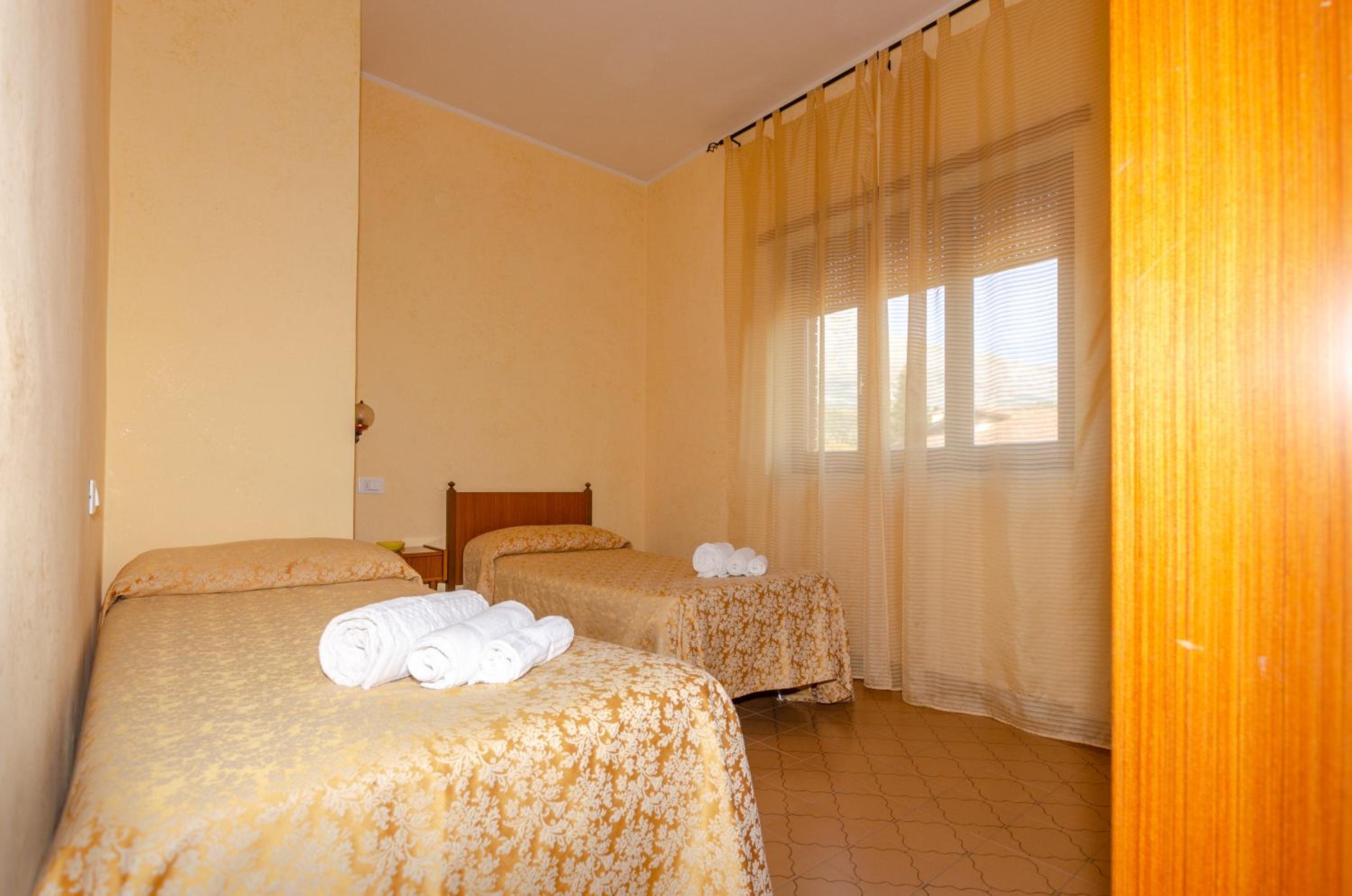 Budget Twin Room with Private Bathroom