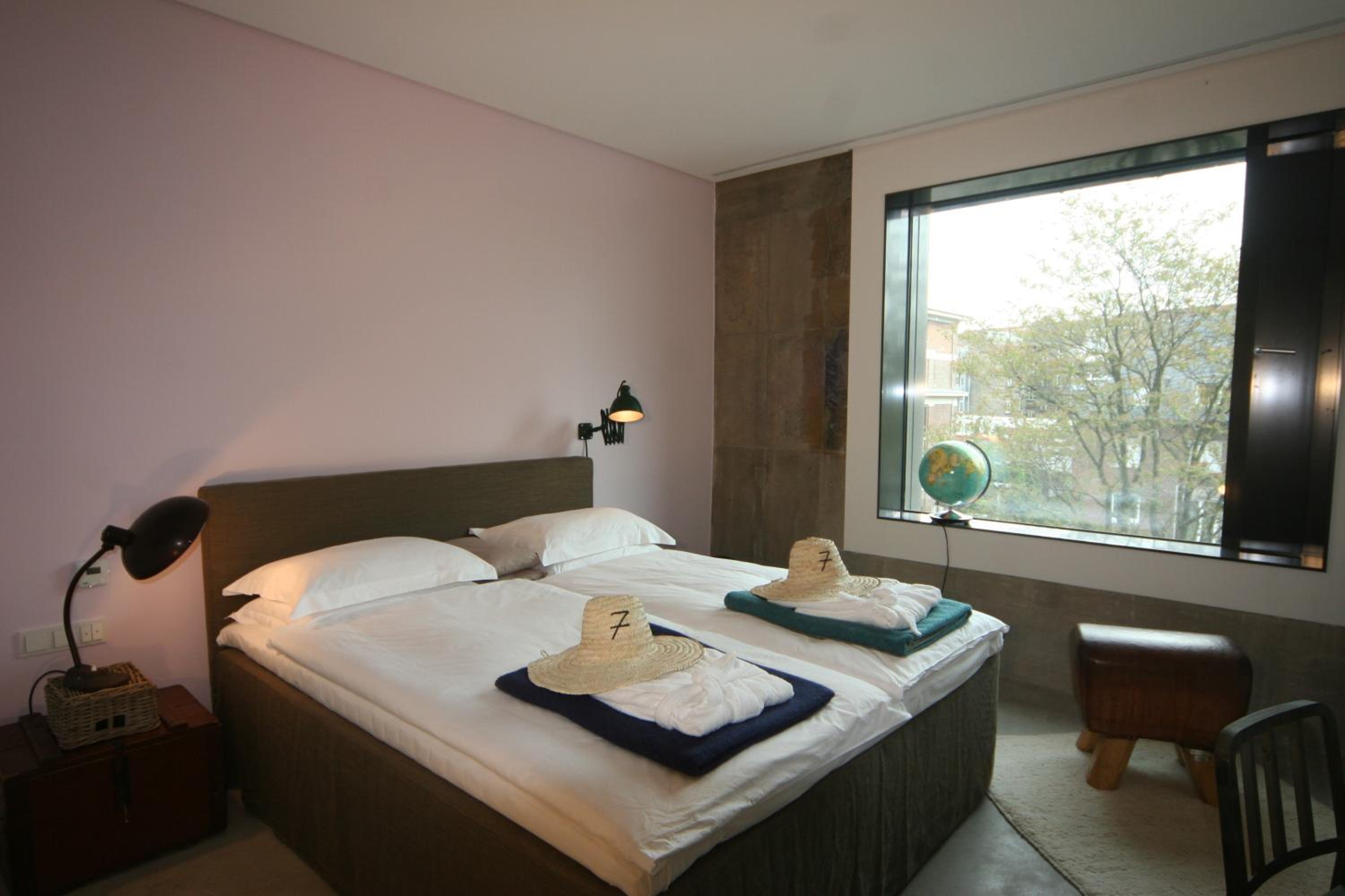 Double Room with City View - Photo 5
