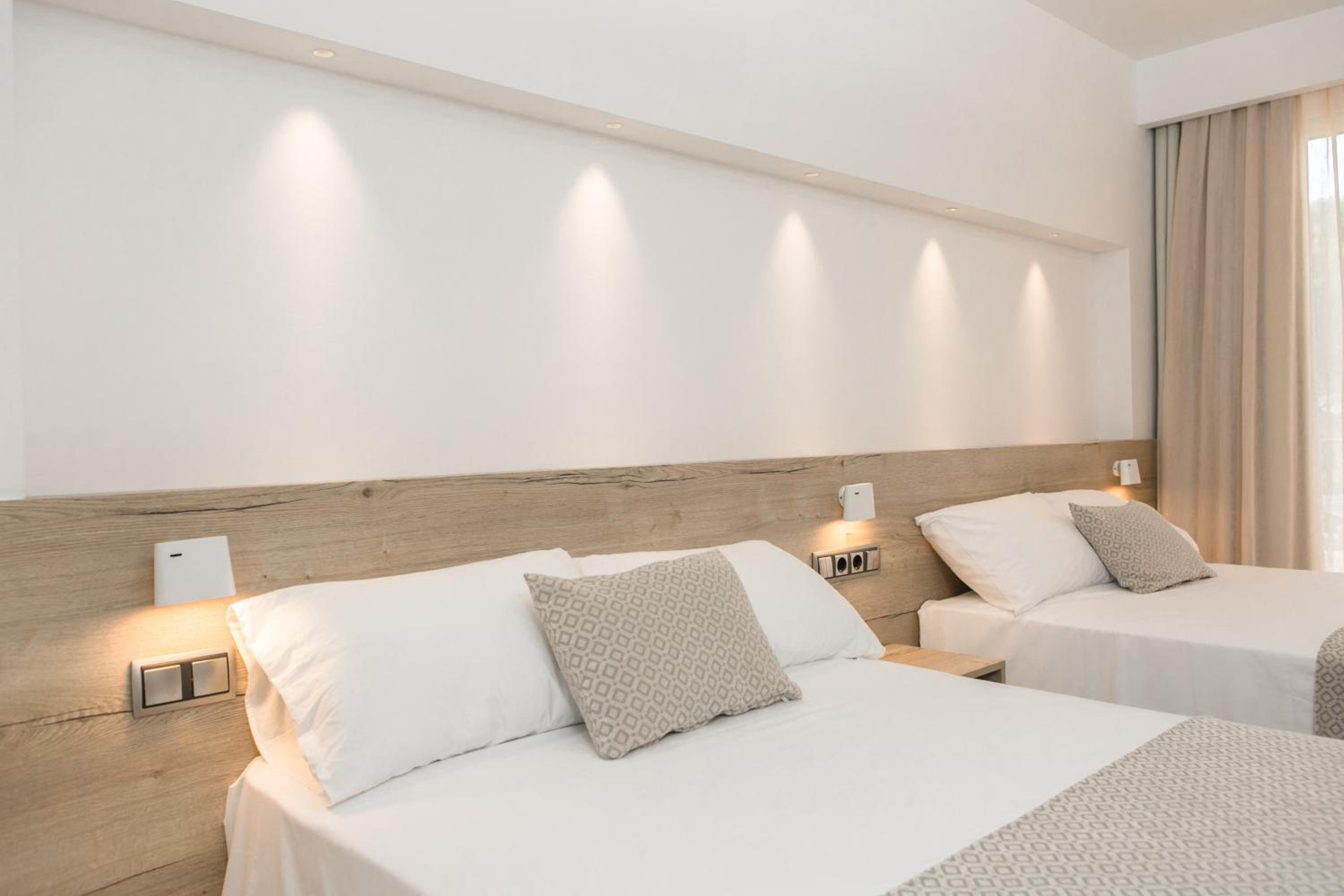 Habitación Familiar con Vista al Mar (2 Adultos + 1 Niño)