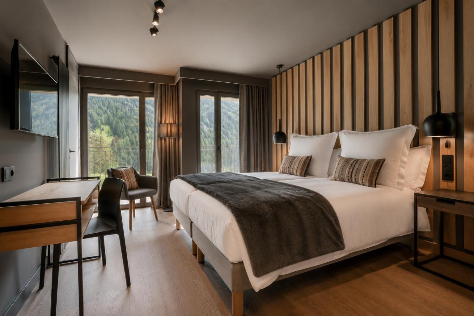 Deluxe Double or Twin Room