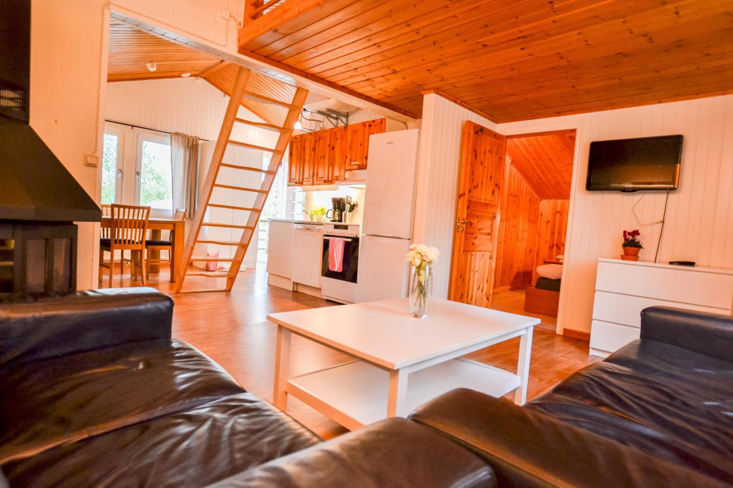 Two-Bedroom House photo 3