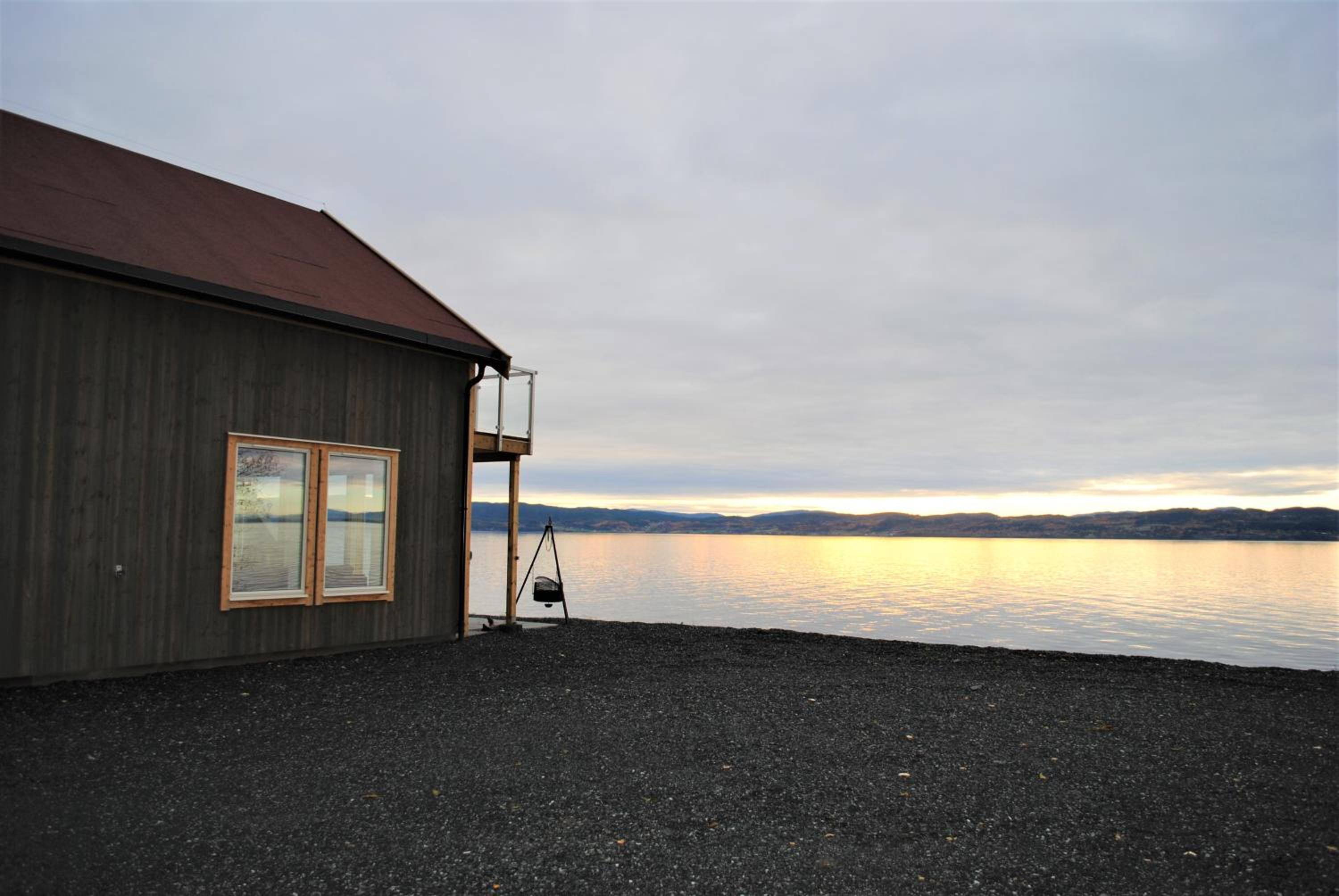 Three-Bedroom House - Photo 28