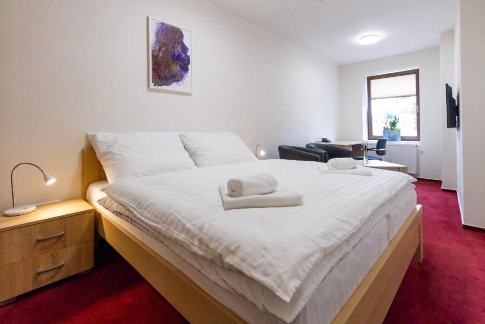 Double Room - Photo 7