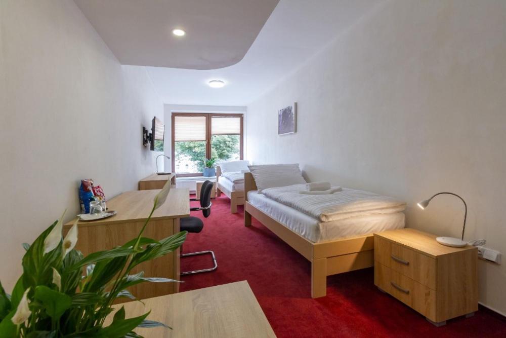 Twin Room - Photo 4