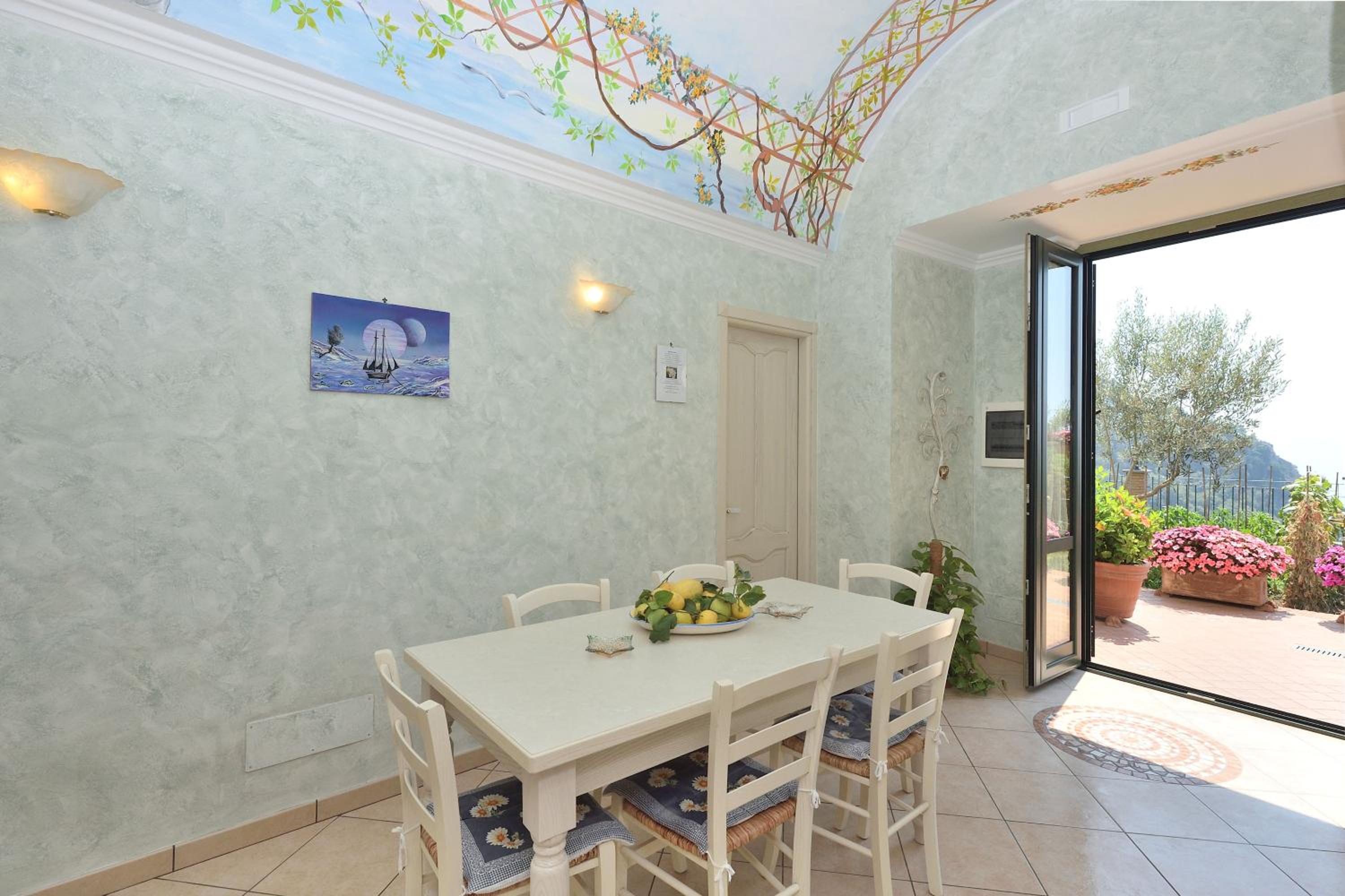 One-Bedroom House photo 3