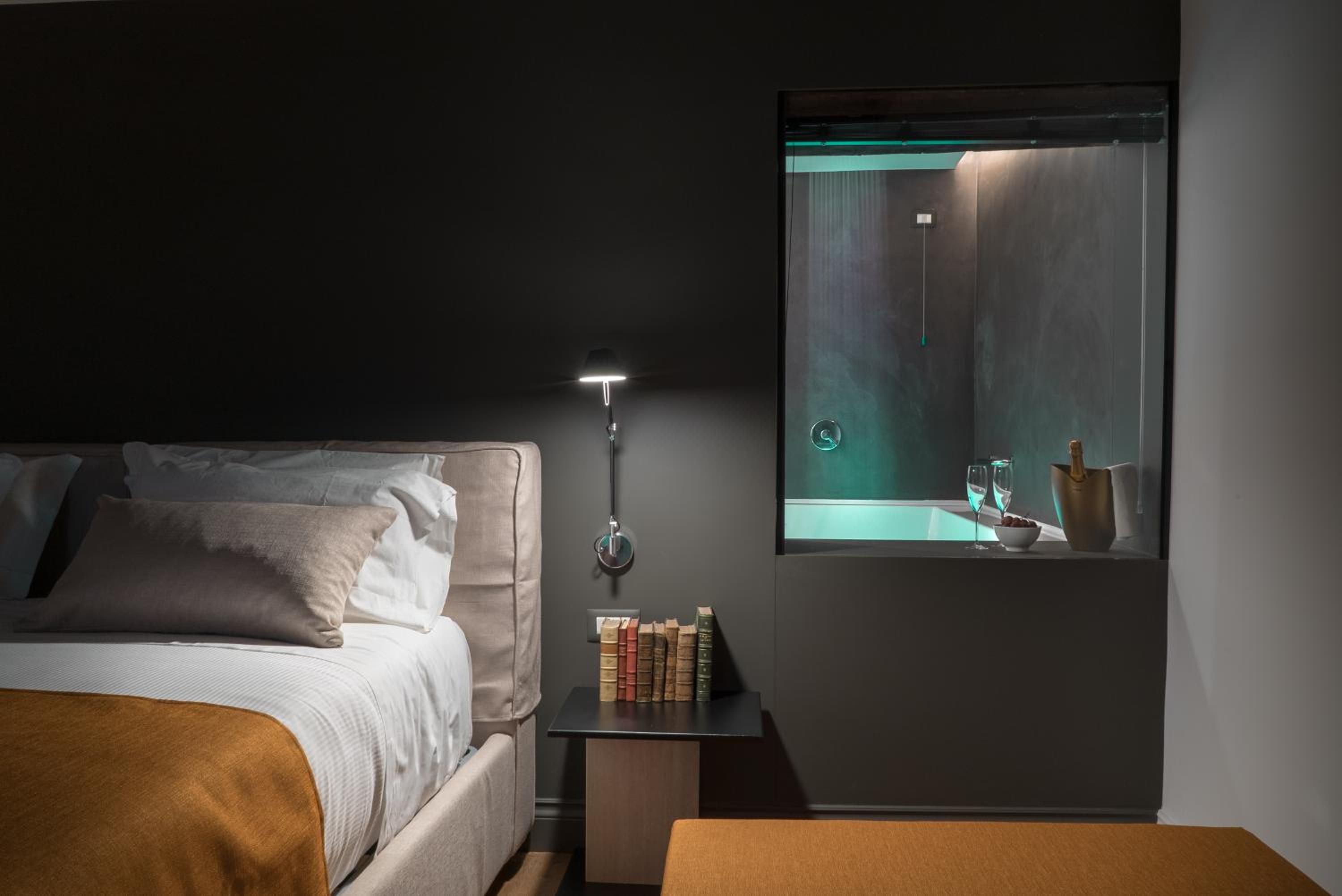 King Suite with Spa Bath photo 2