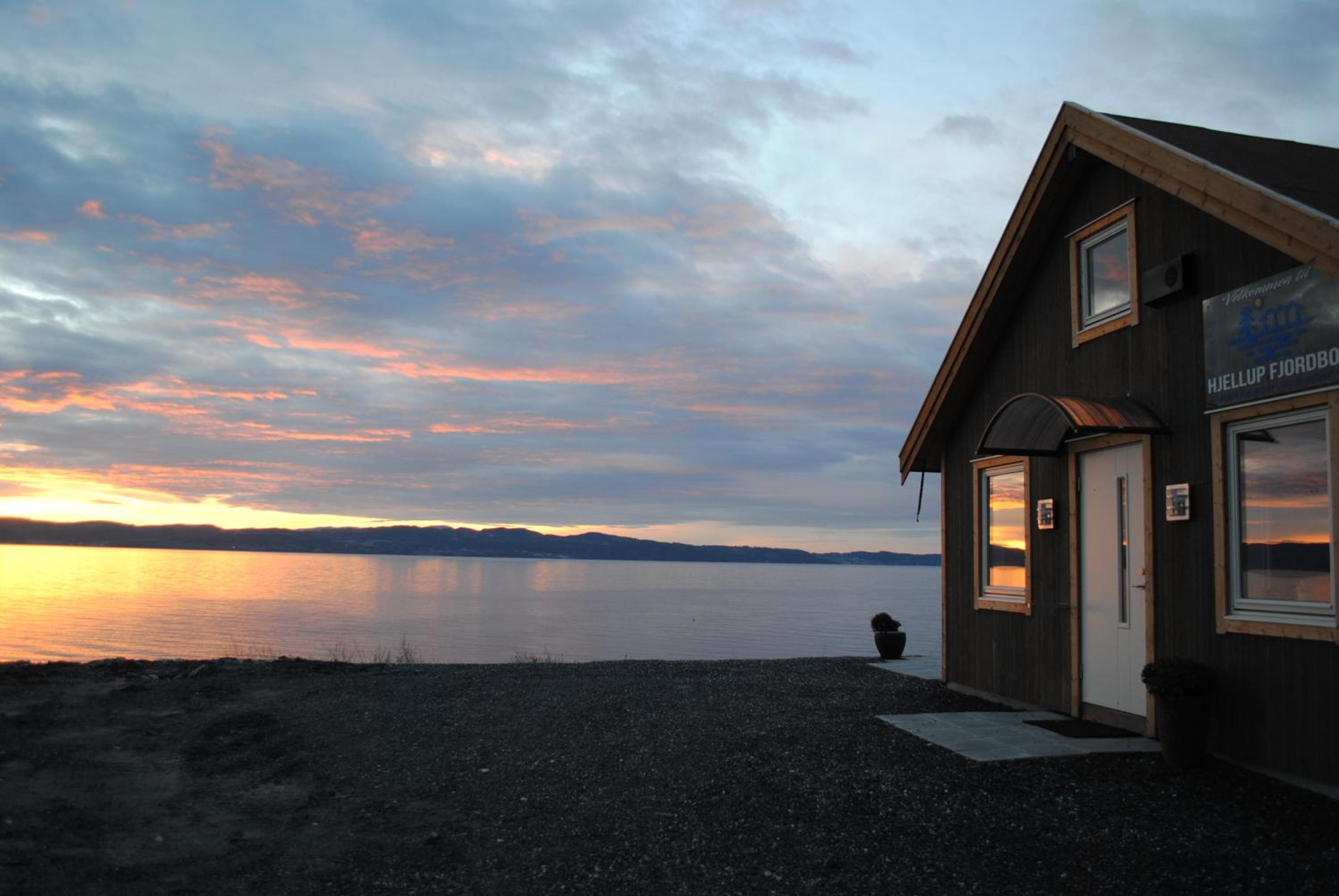 Three-Bedroom House - Photo 18