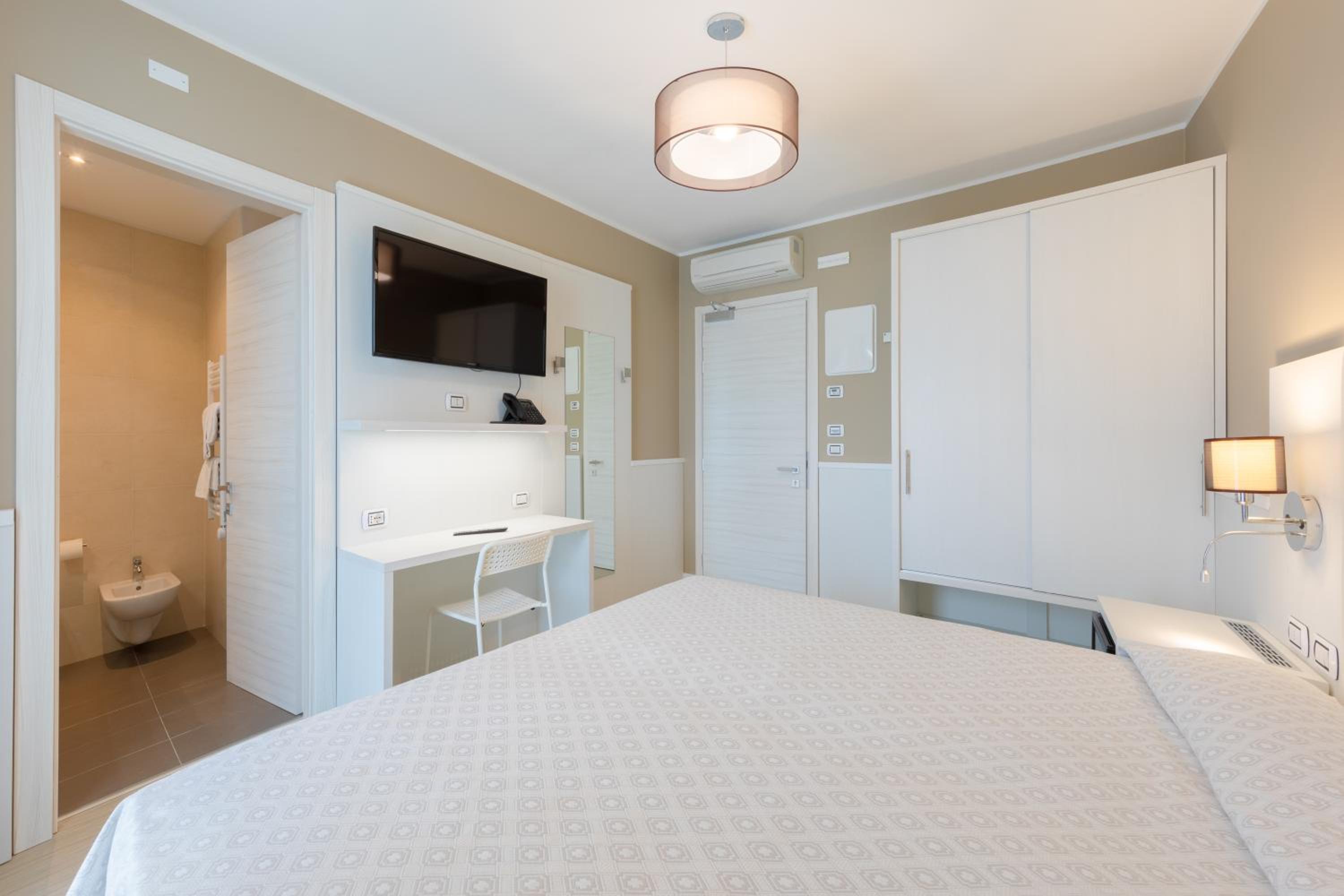 Economy Triple Room No View