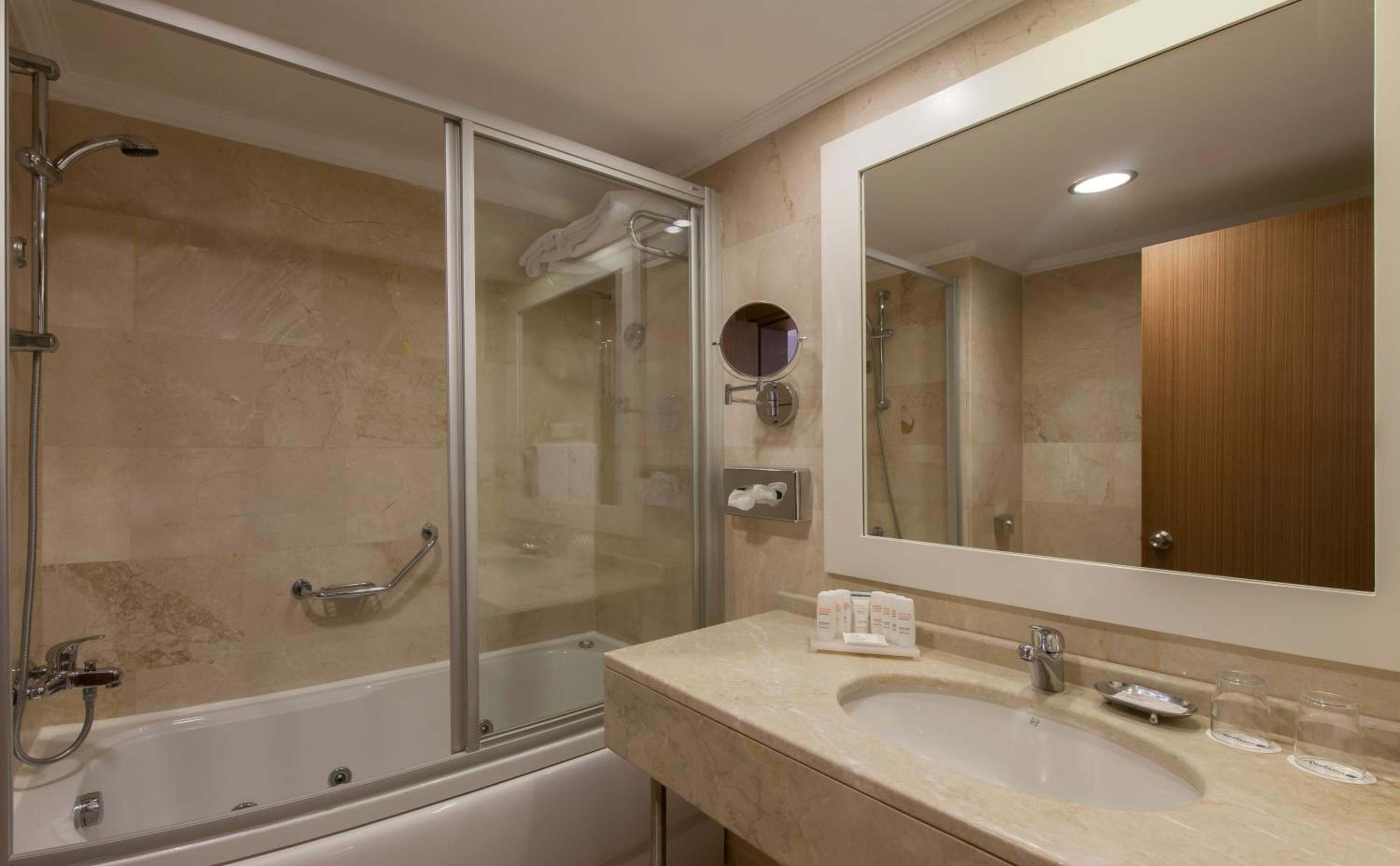 Superior Suite with Pool View , Balcony  - Photo 2
