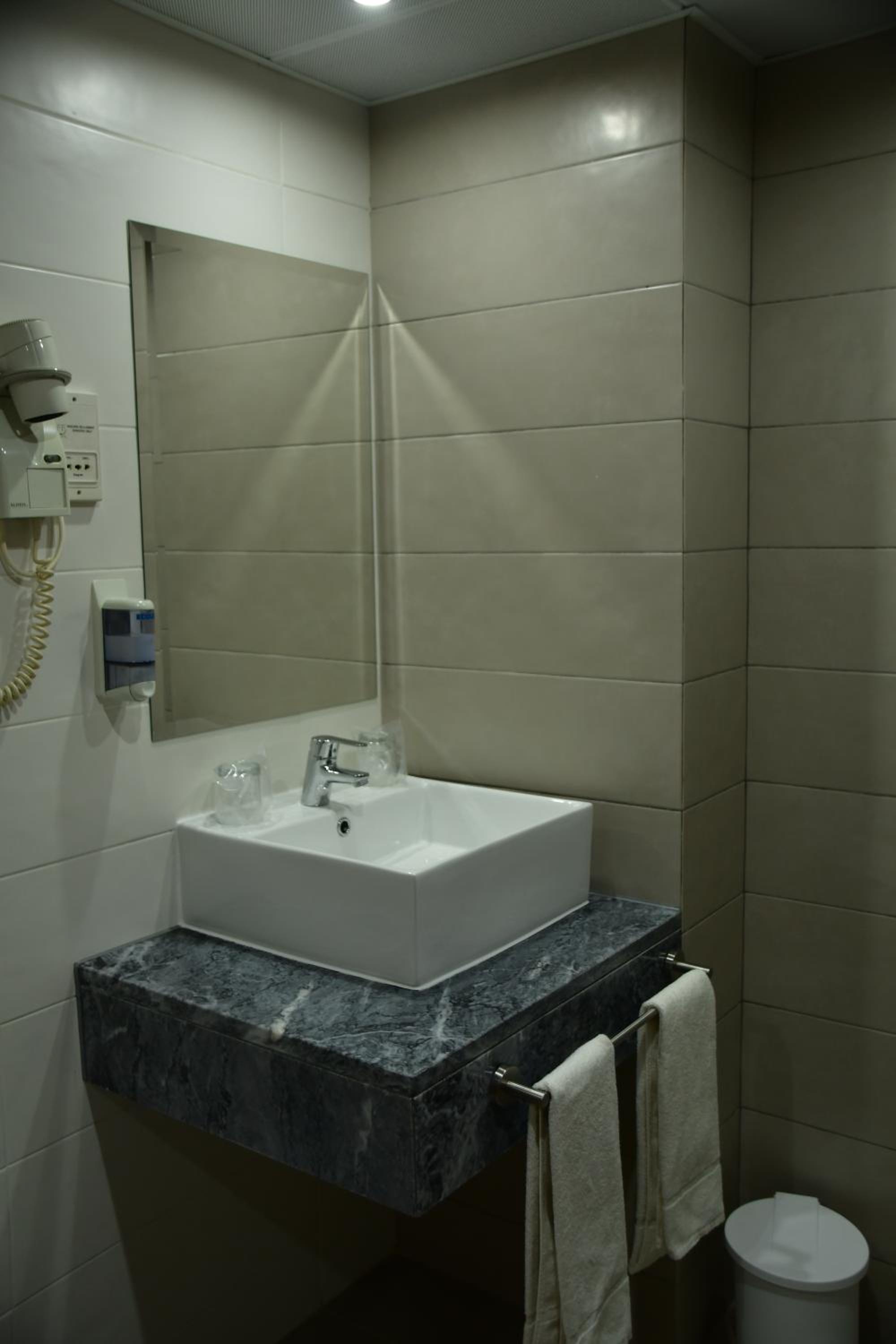 Single Room photo 3