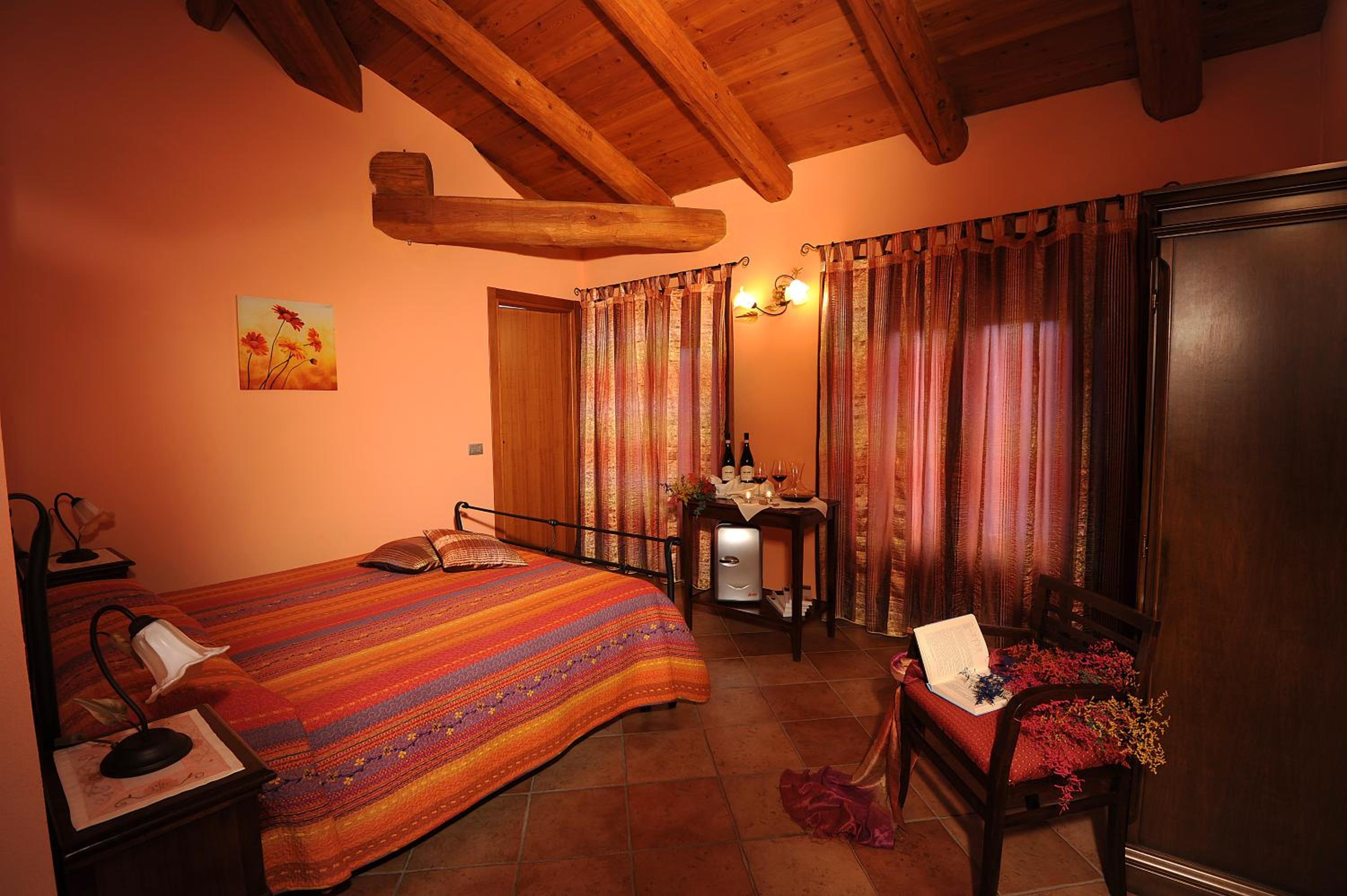 Large Double Room photo 1