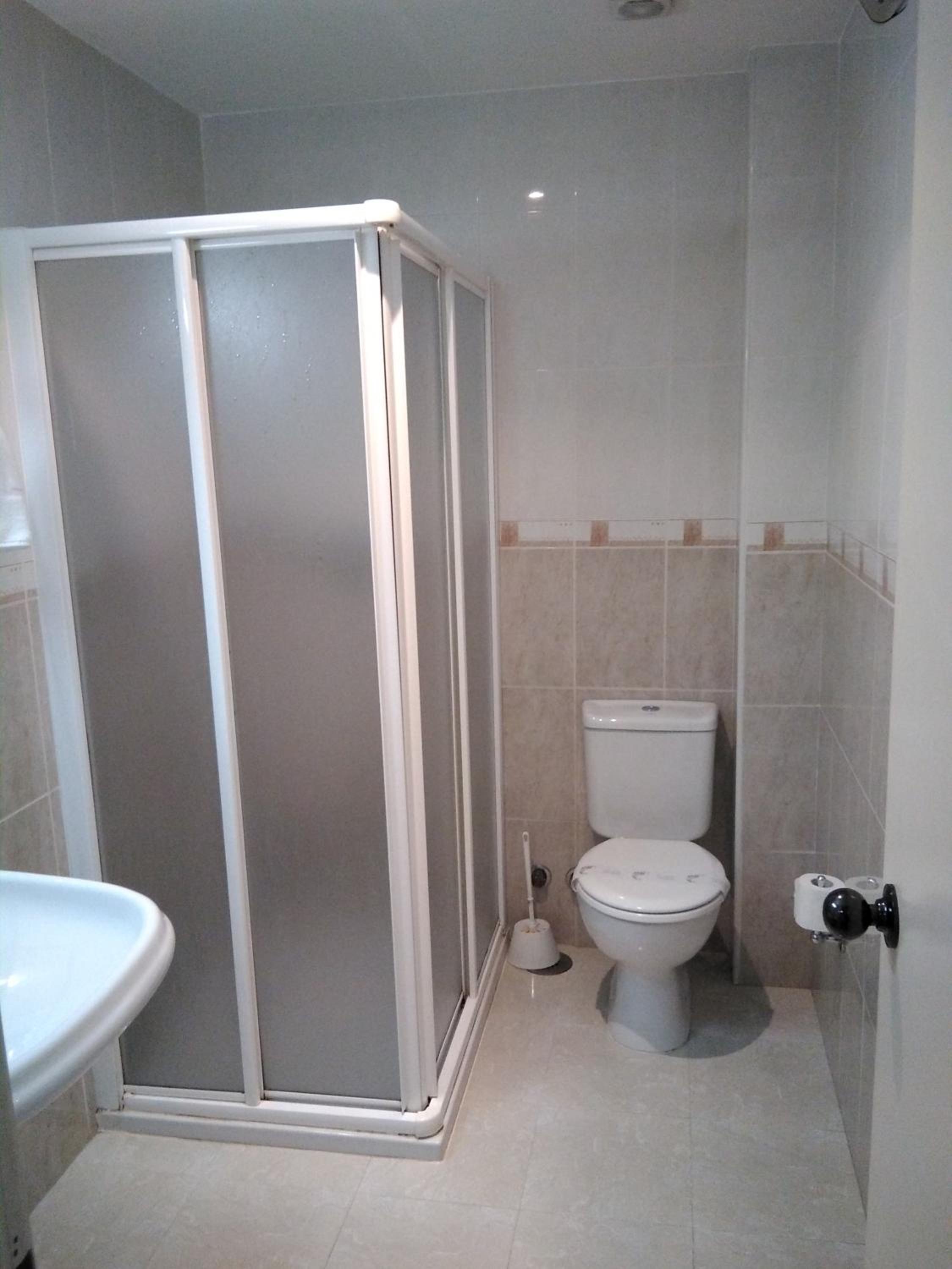 Twin Room - Photo 4