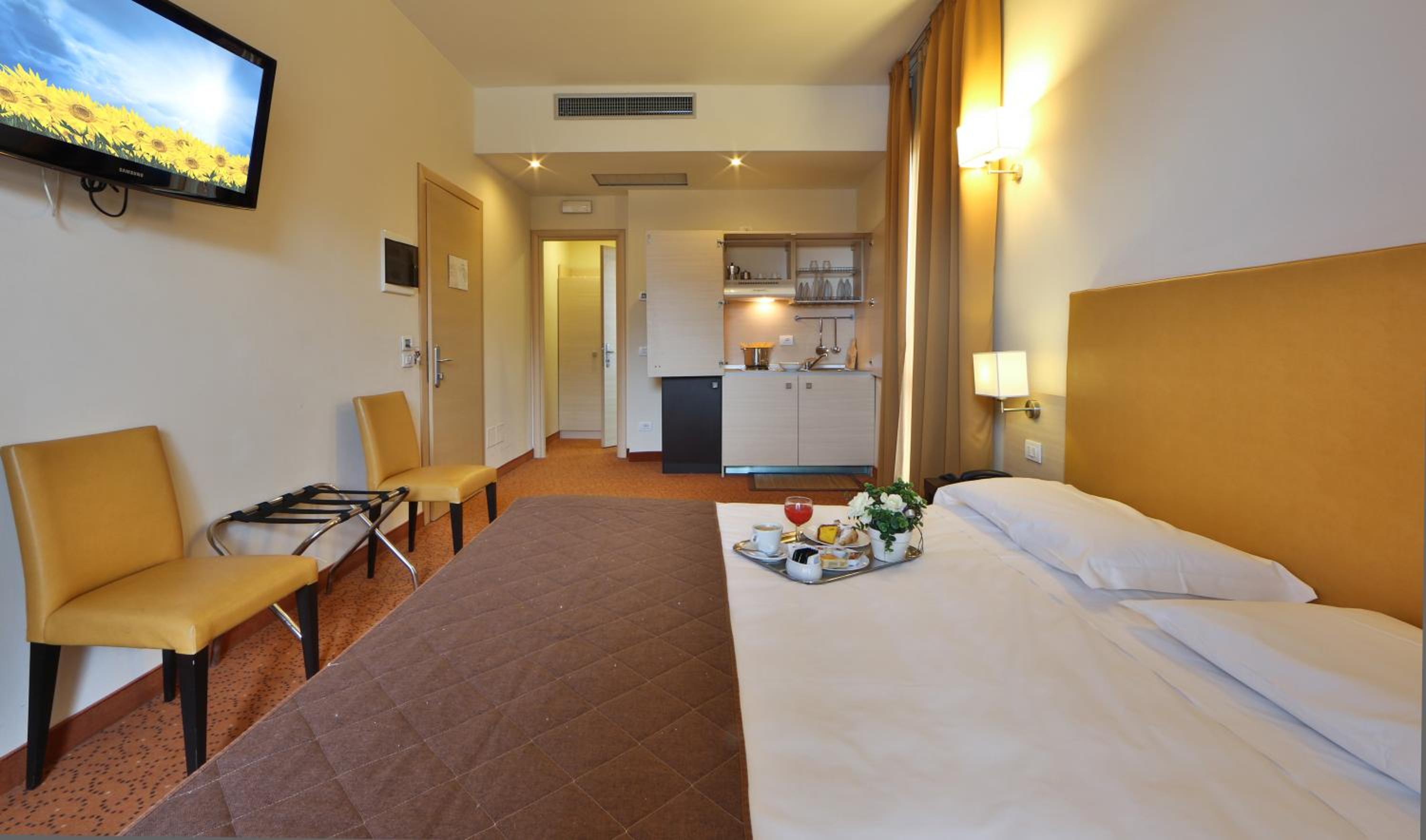 Studio (3 Adults)