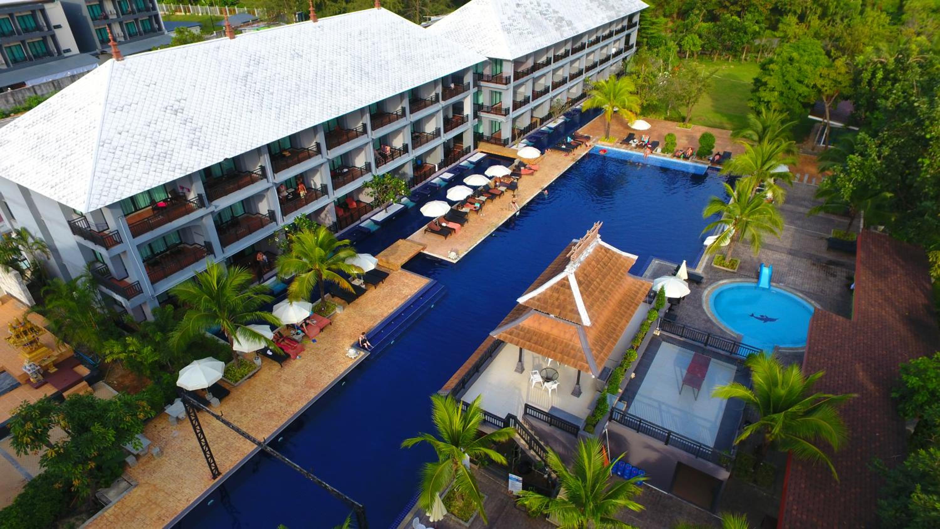  Deluxe Pool View  - Photo 4