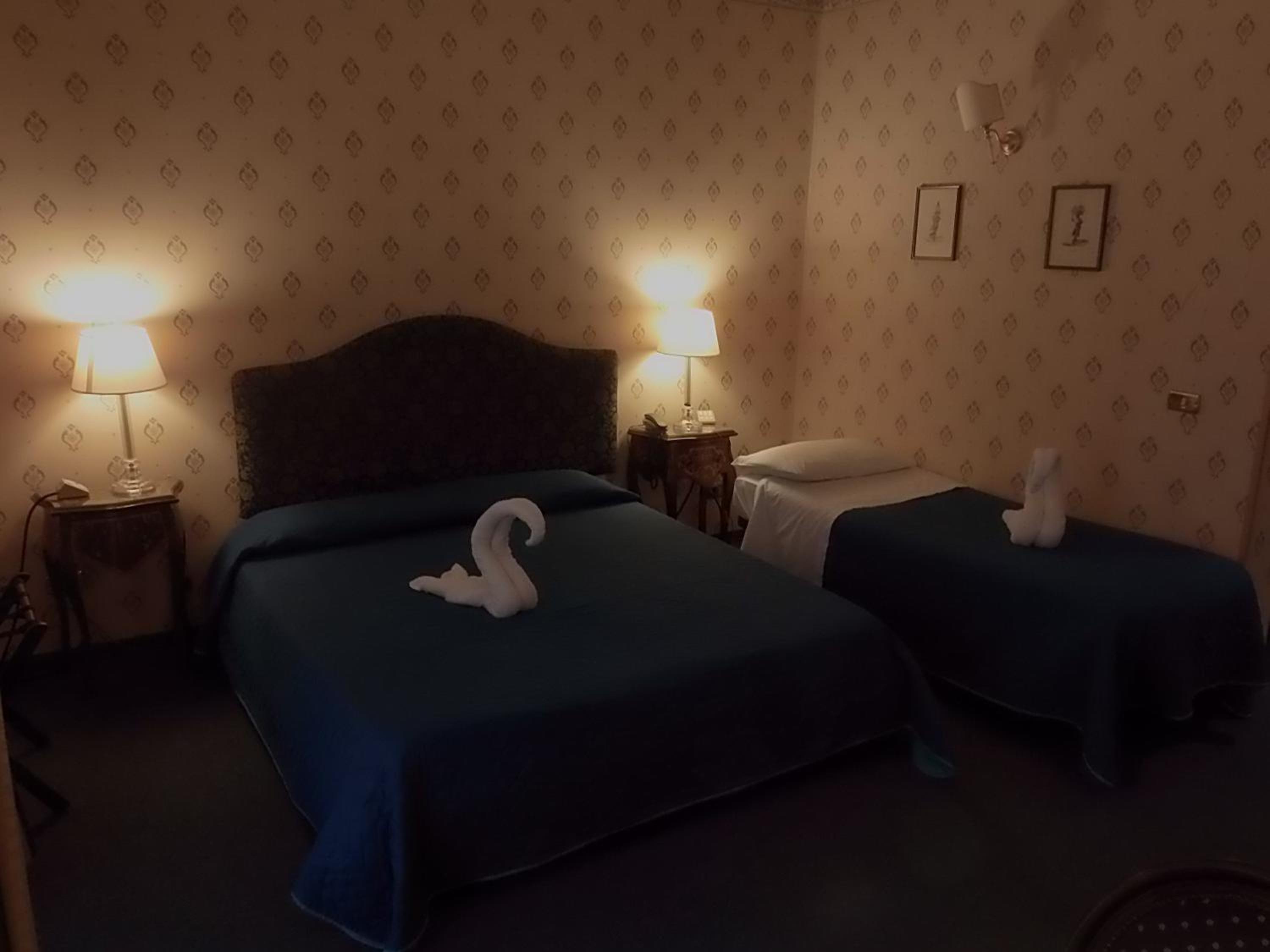 Triple Room - Photo 9