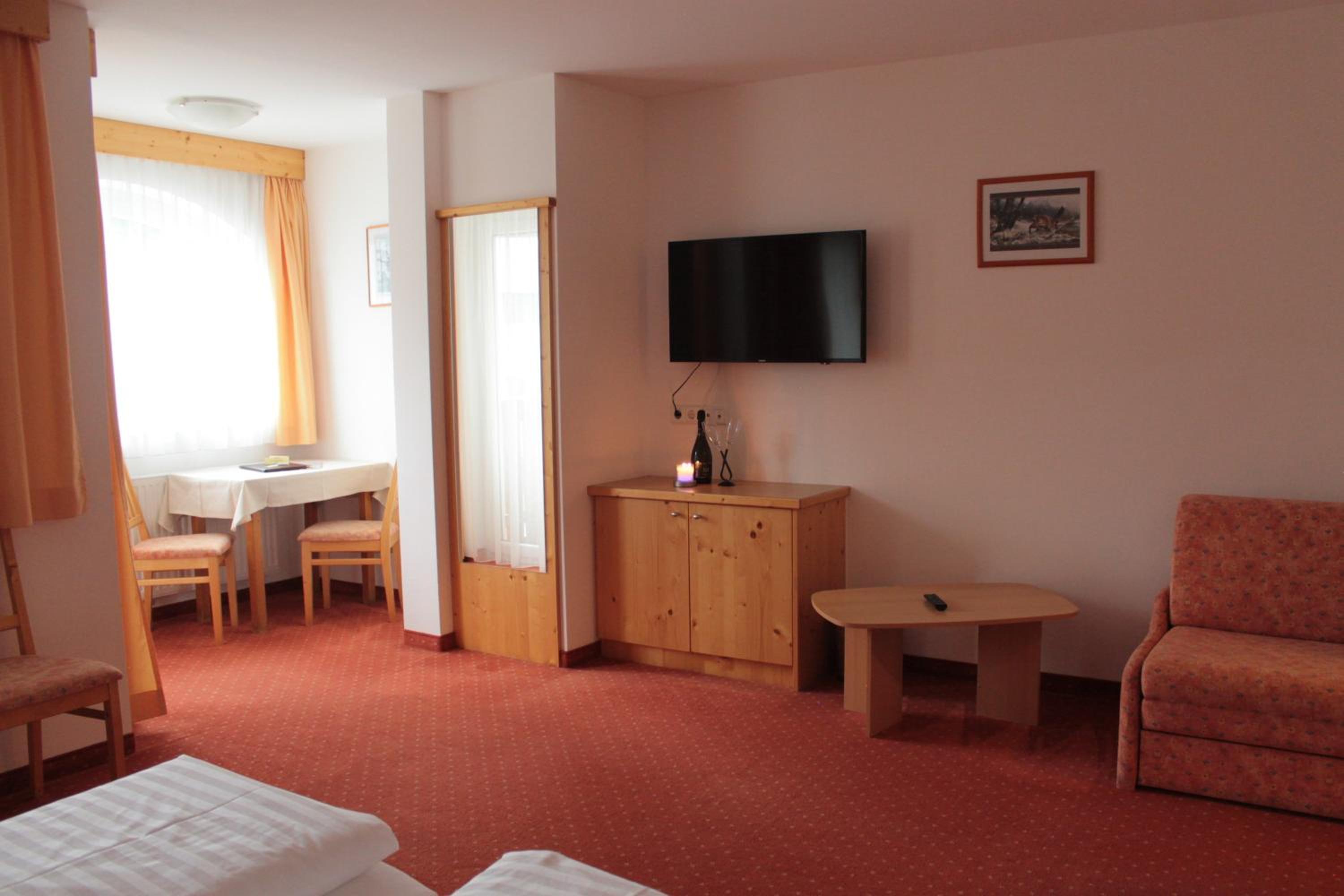 Superior Double Room with Balcony photo 2