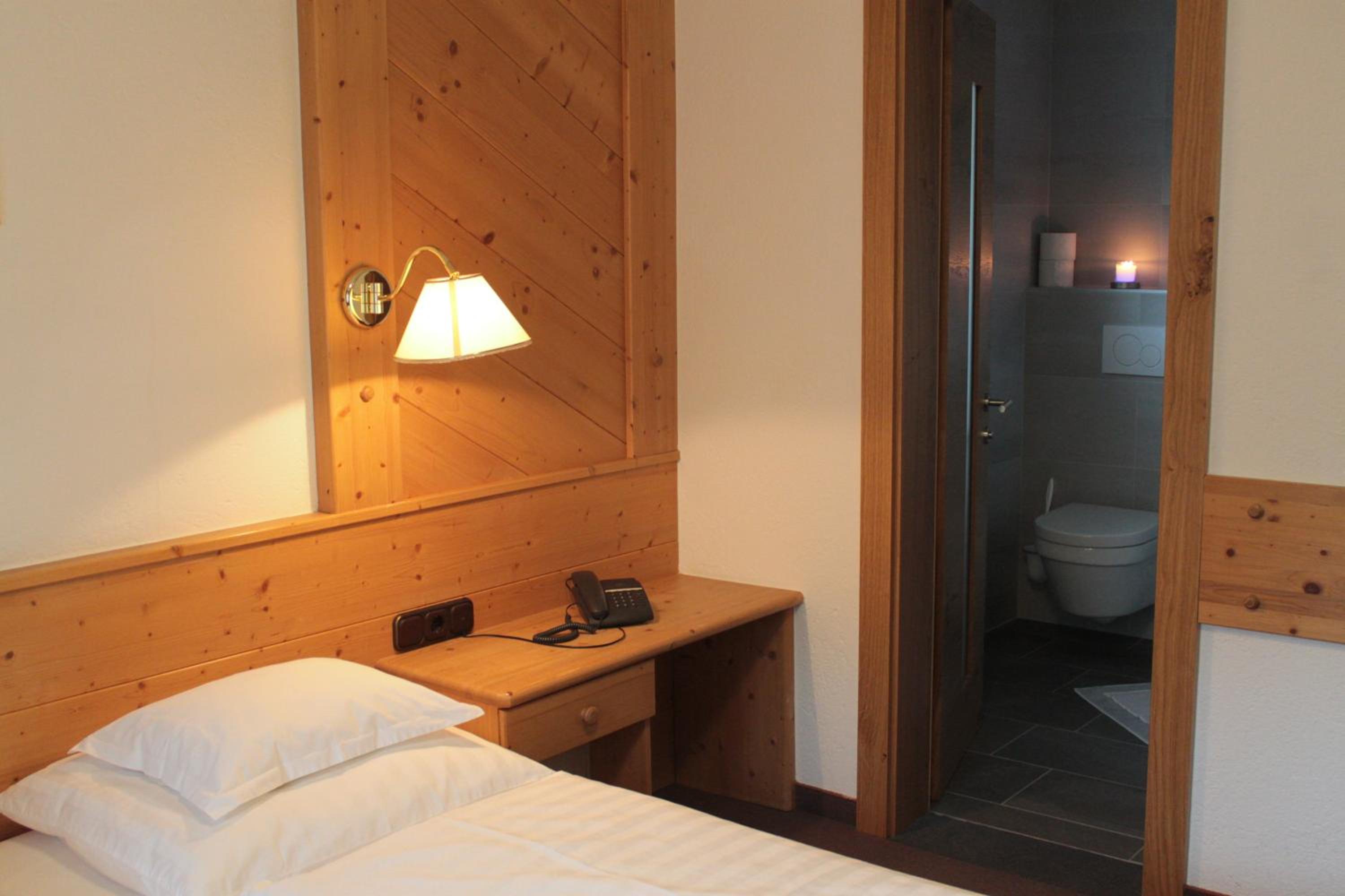 Small double room without balcony photo 3