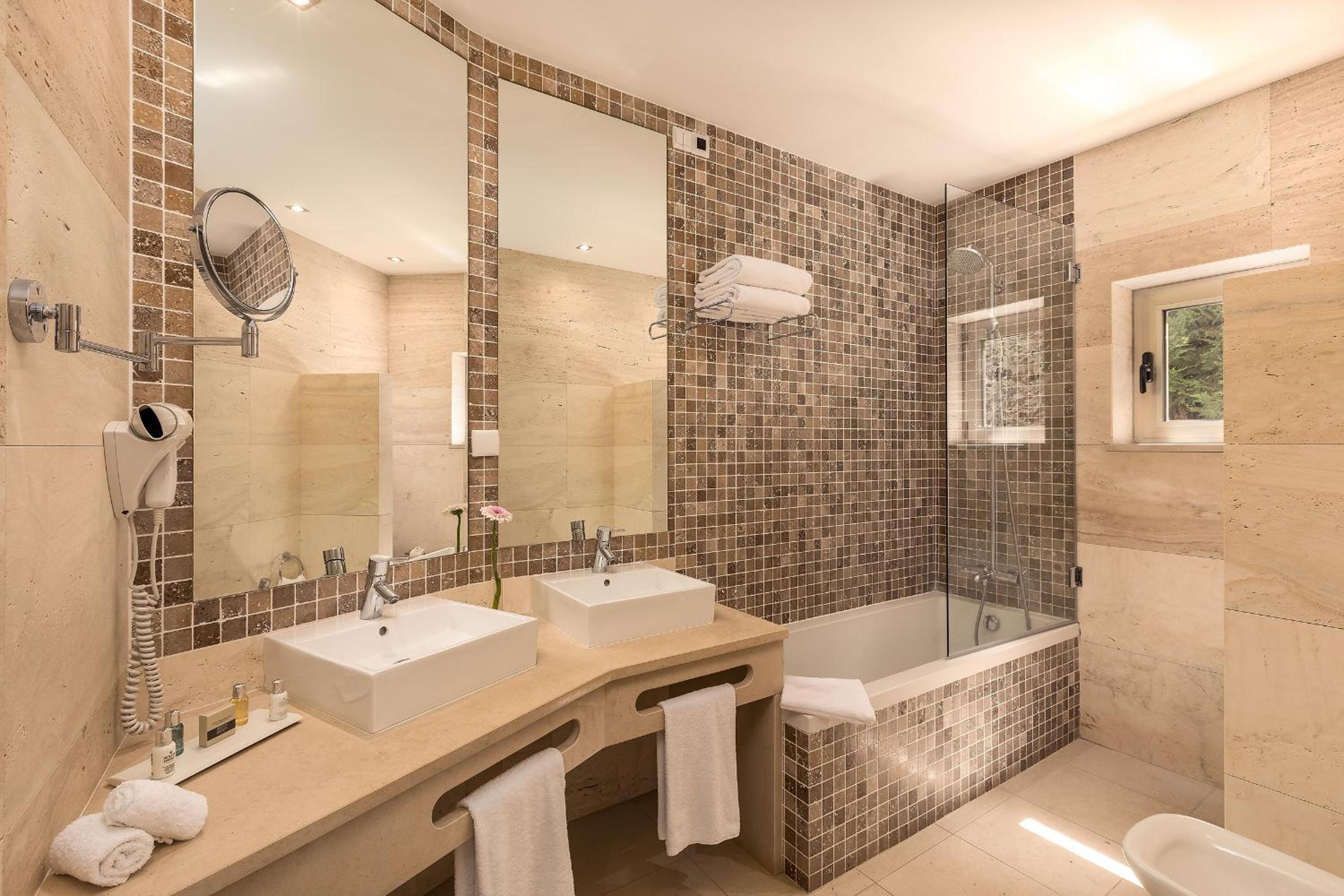 Suite with Garden View - Photo 10