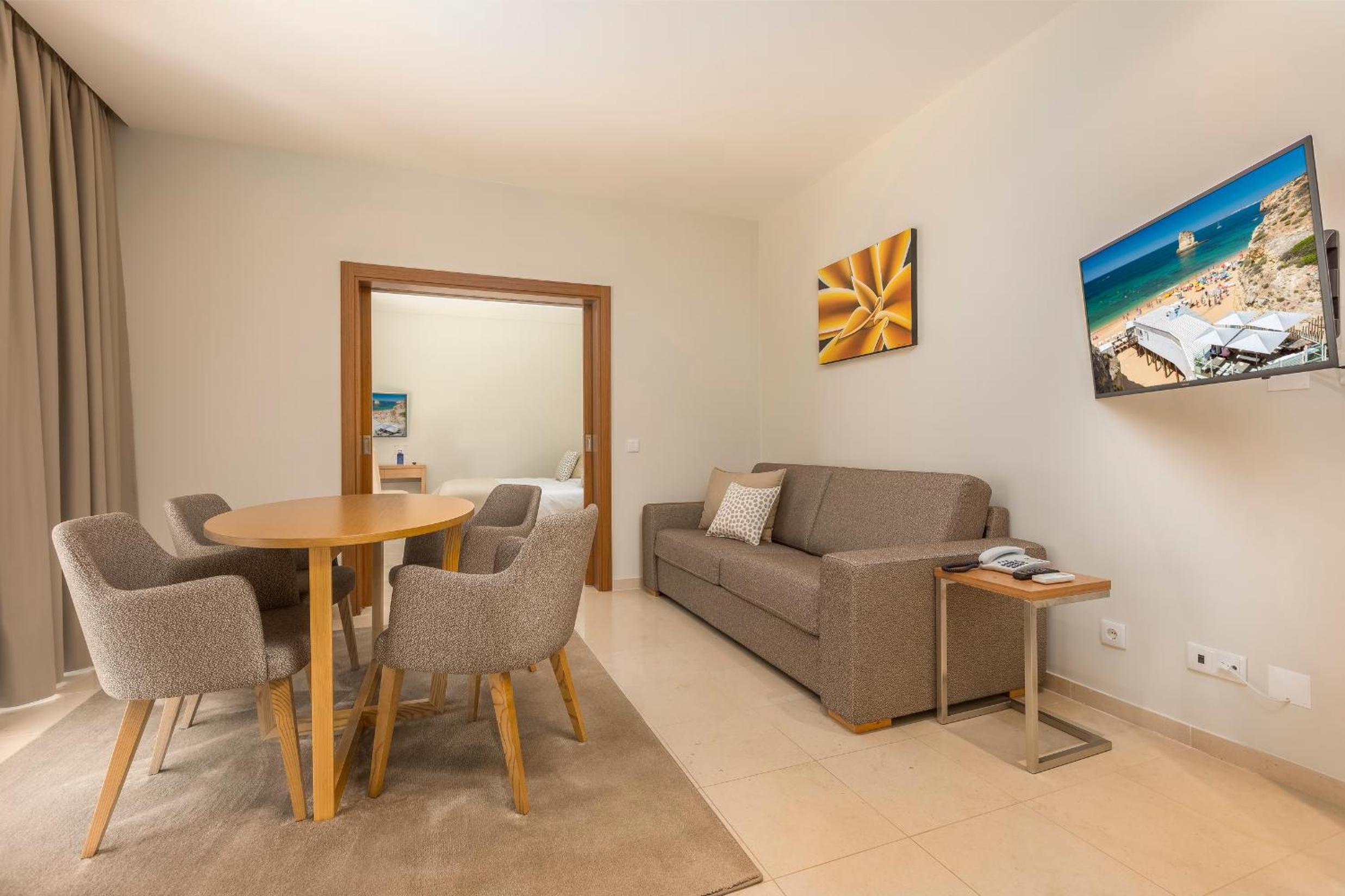 Suite with Garden View - Photo 8