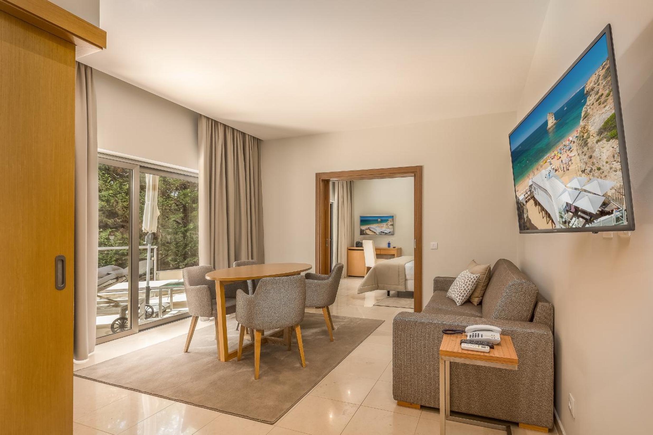 Suite with Garden View - Photo 6