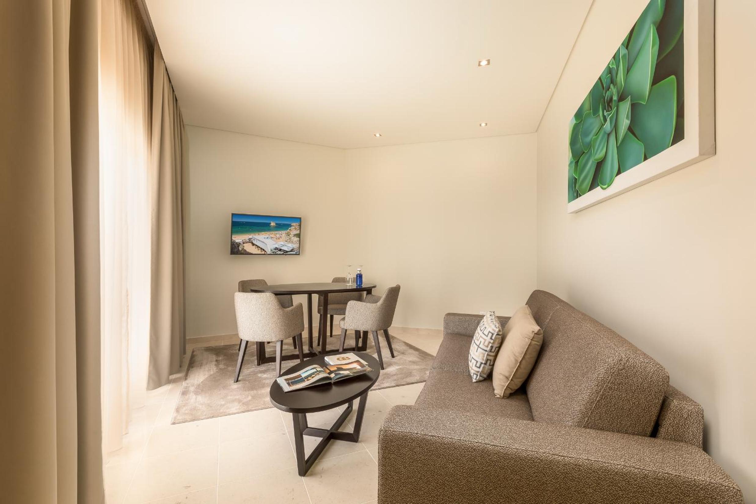 Suite with Sea View - Photo 2