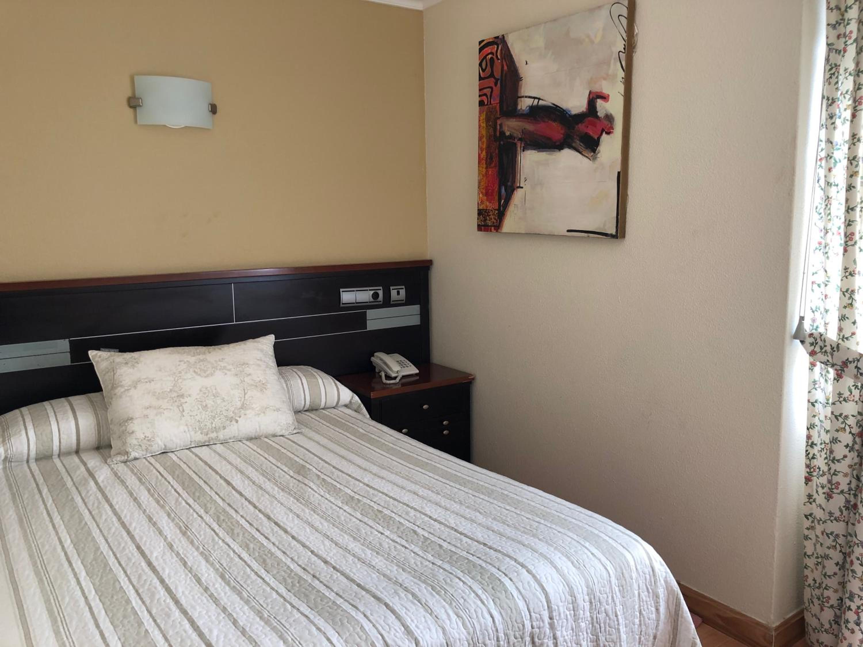 Single Room photo 3
