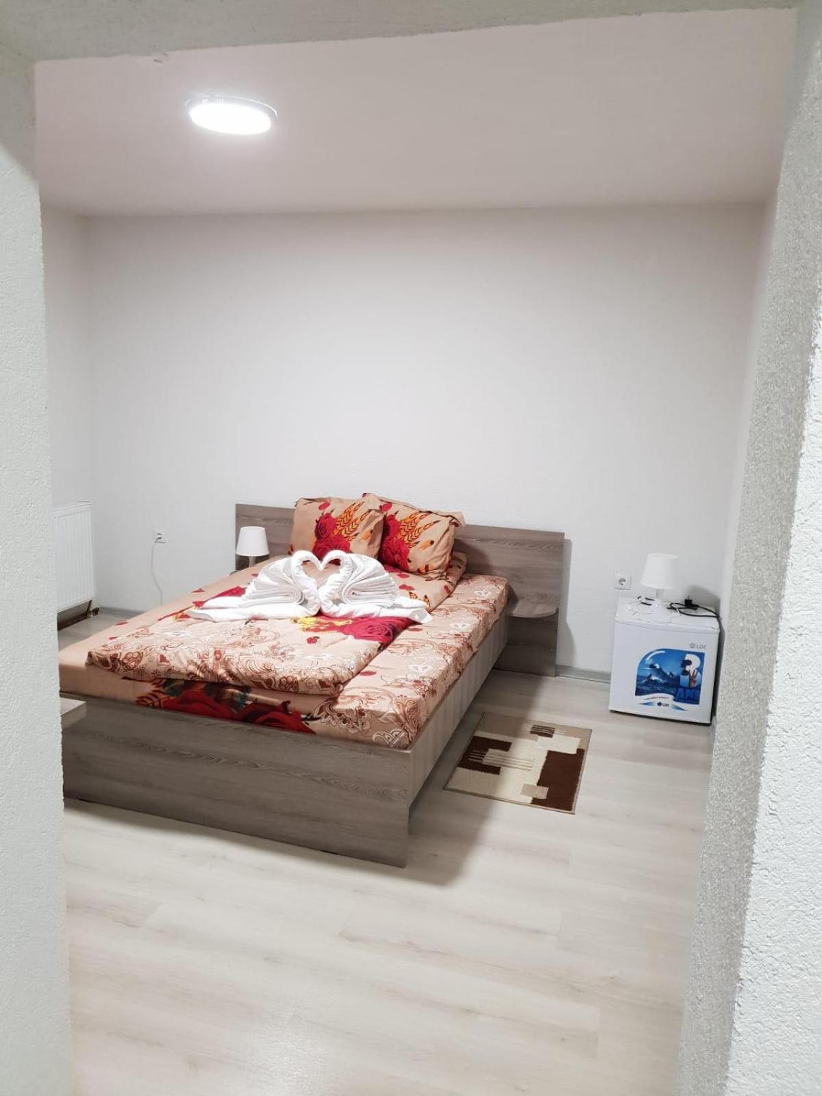 Deluxe Double Room with Balcony - Photo 3