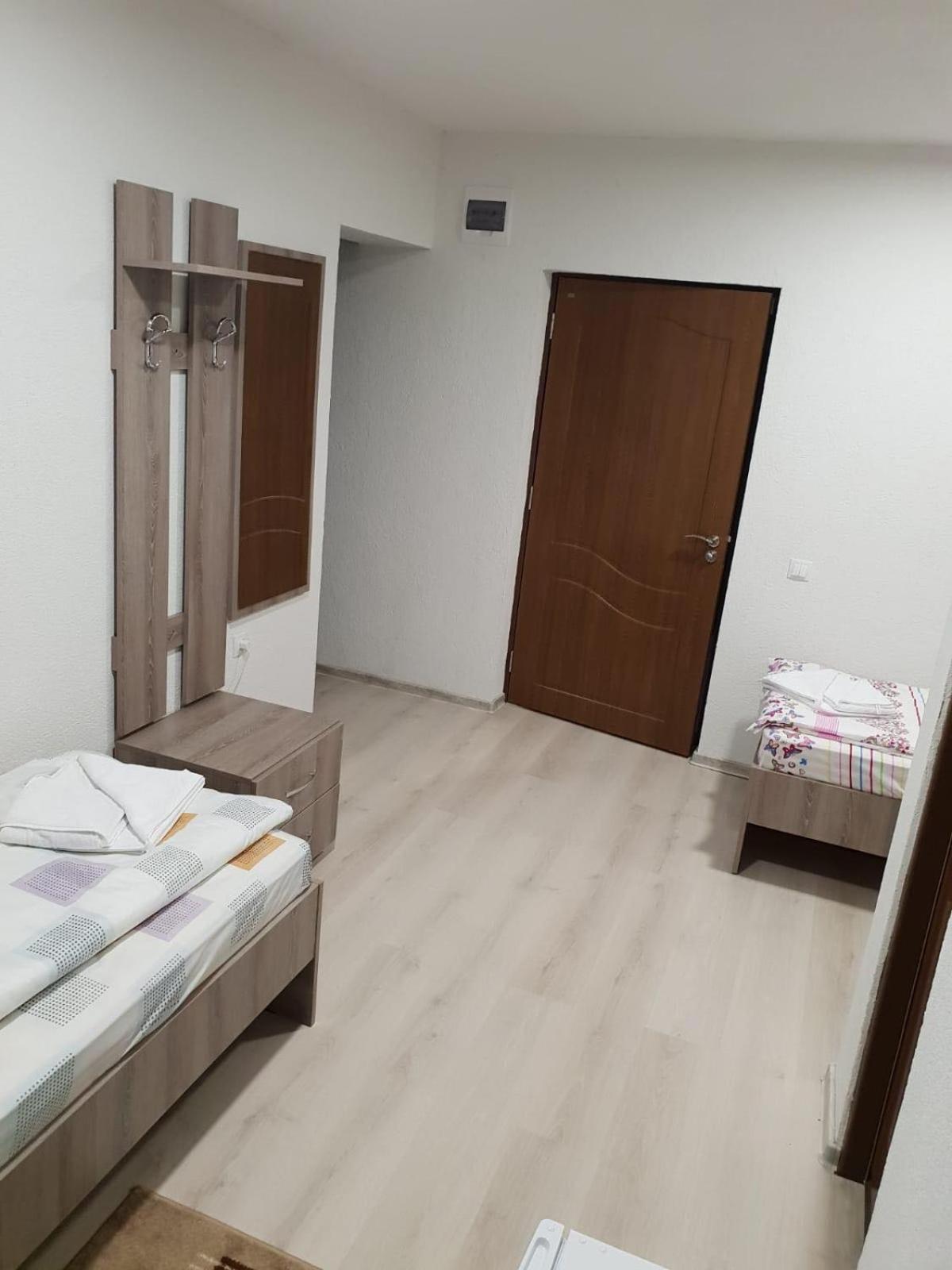 Deluxe Family Suite - Photo 2