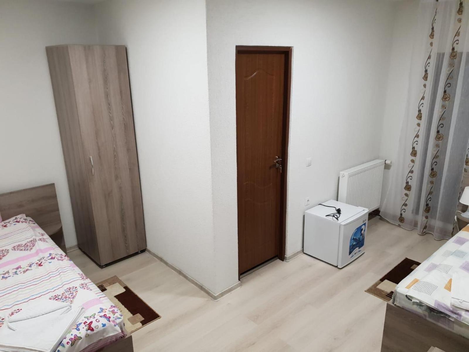 Deluxe Family Suite - Photo 3