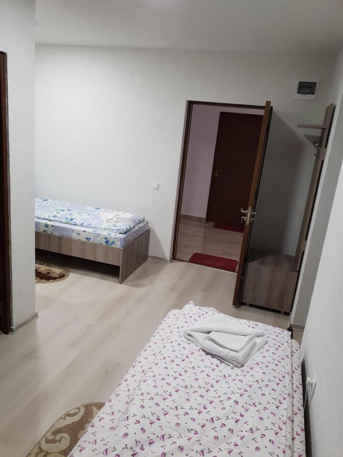 Deluxe Family Suite - Photo 4