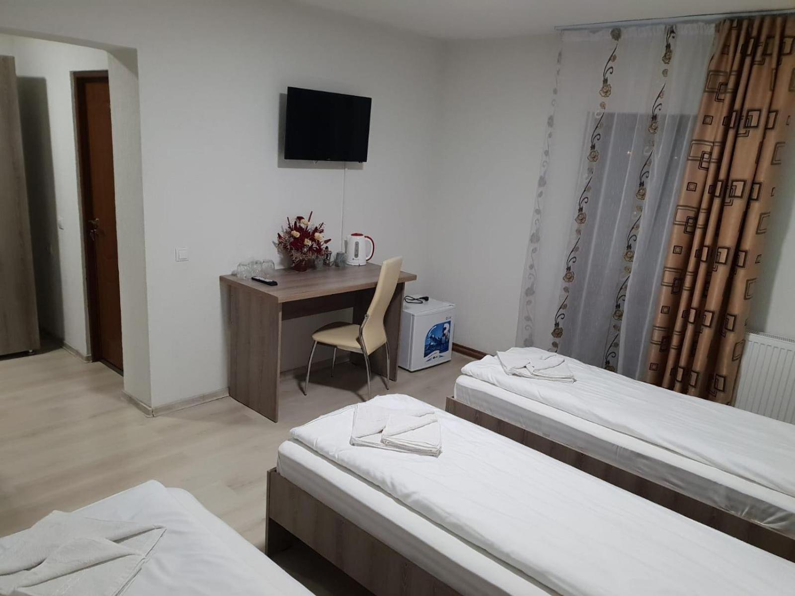 Standard Triple Room - Photo 10