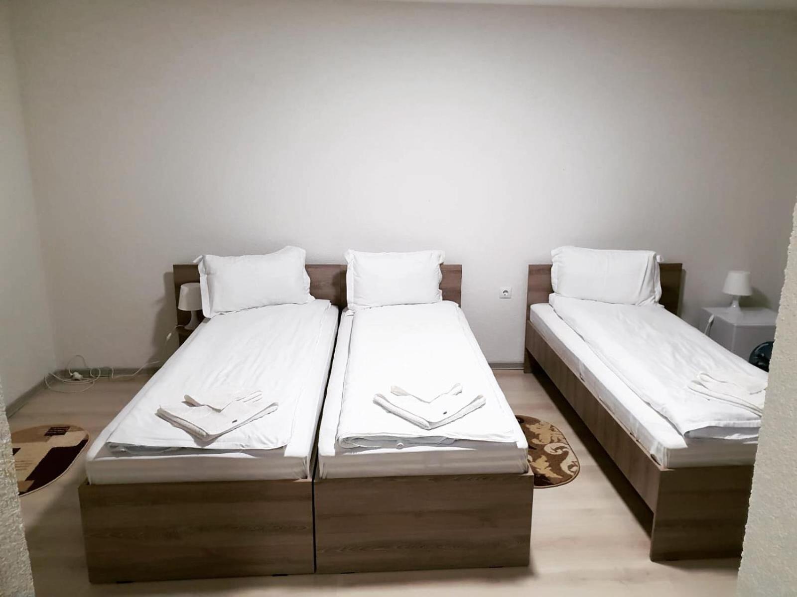 Standard Triple Room - Photo 8