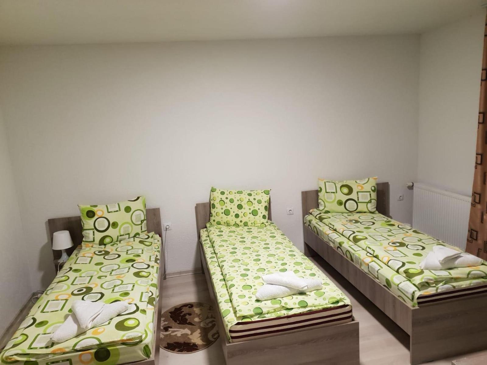Standard Triple Room - Photo 7