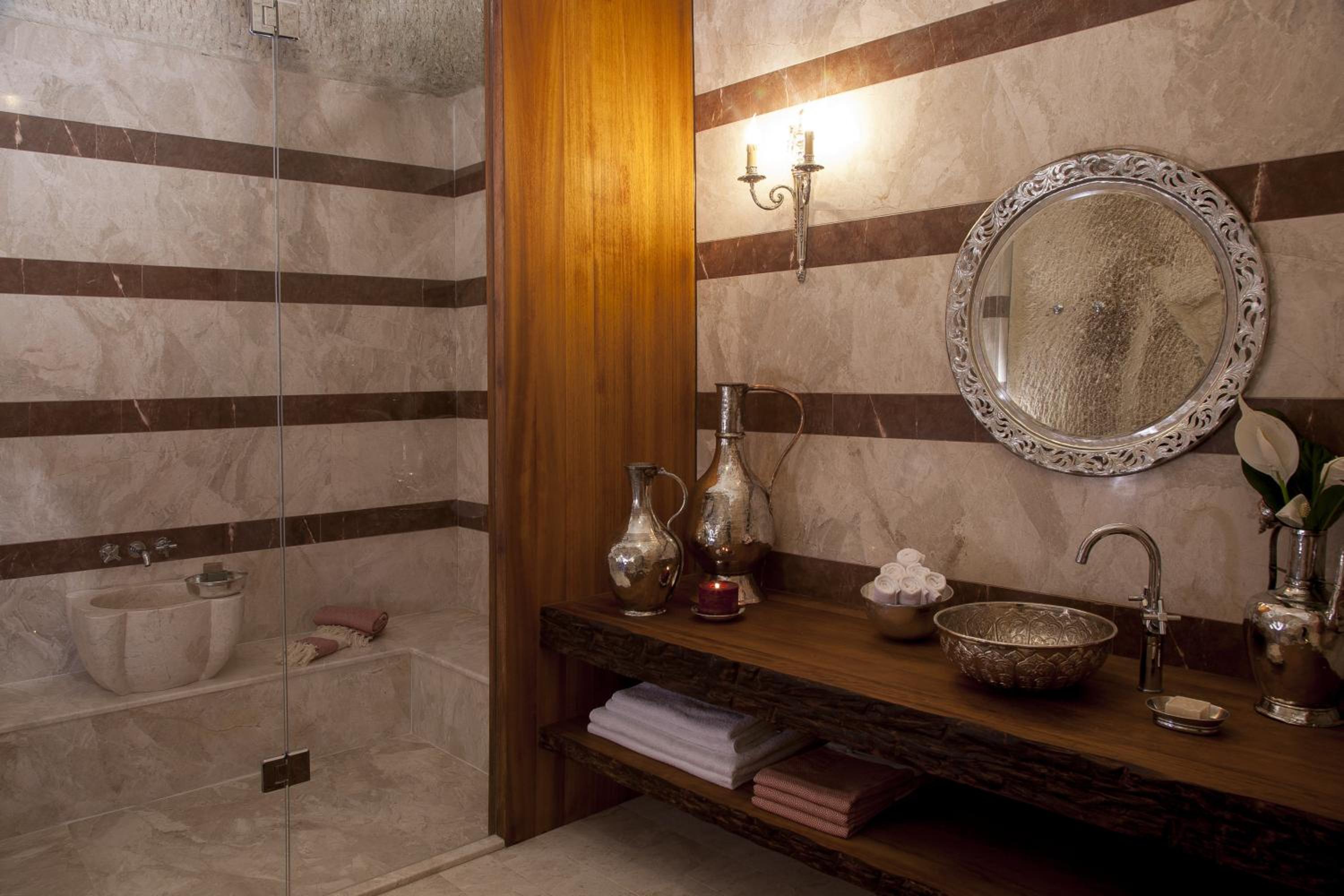 Superior Suite - Photo 3