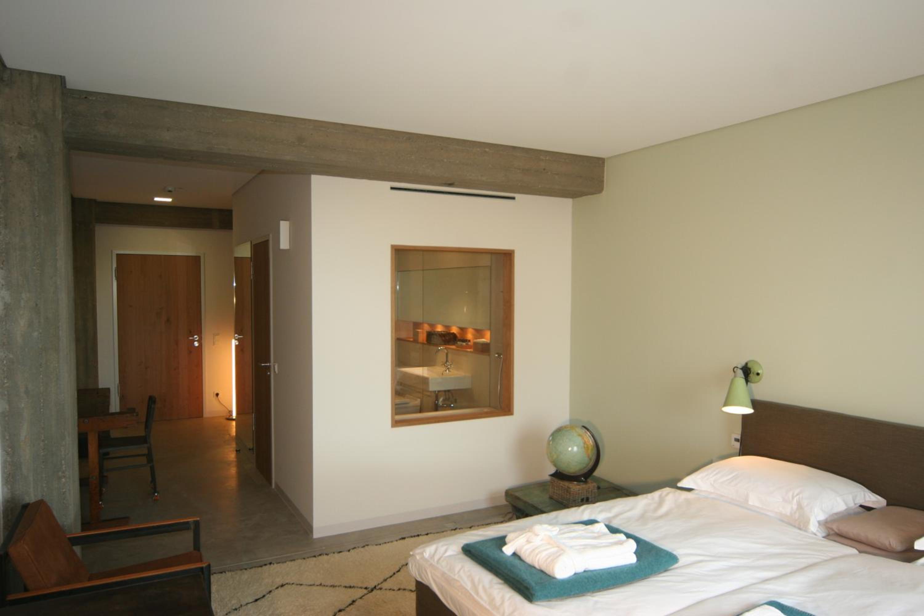 Double Room with River View - Photo 4