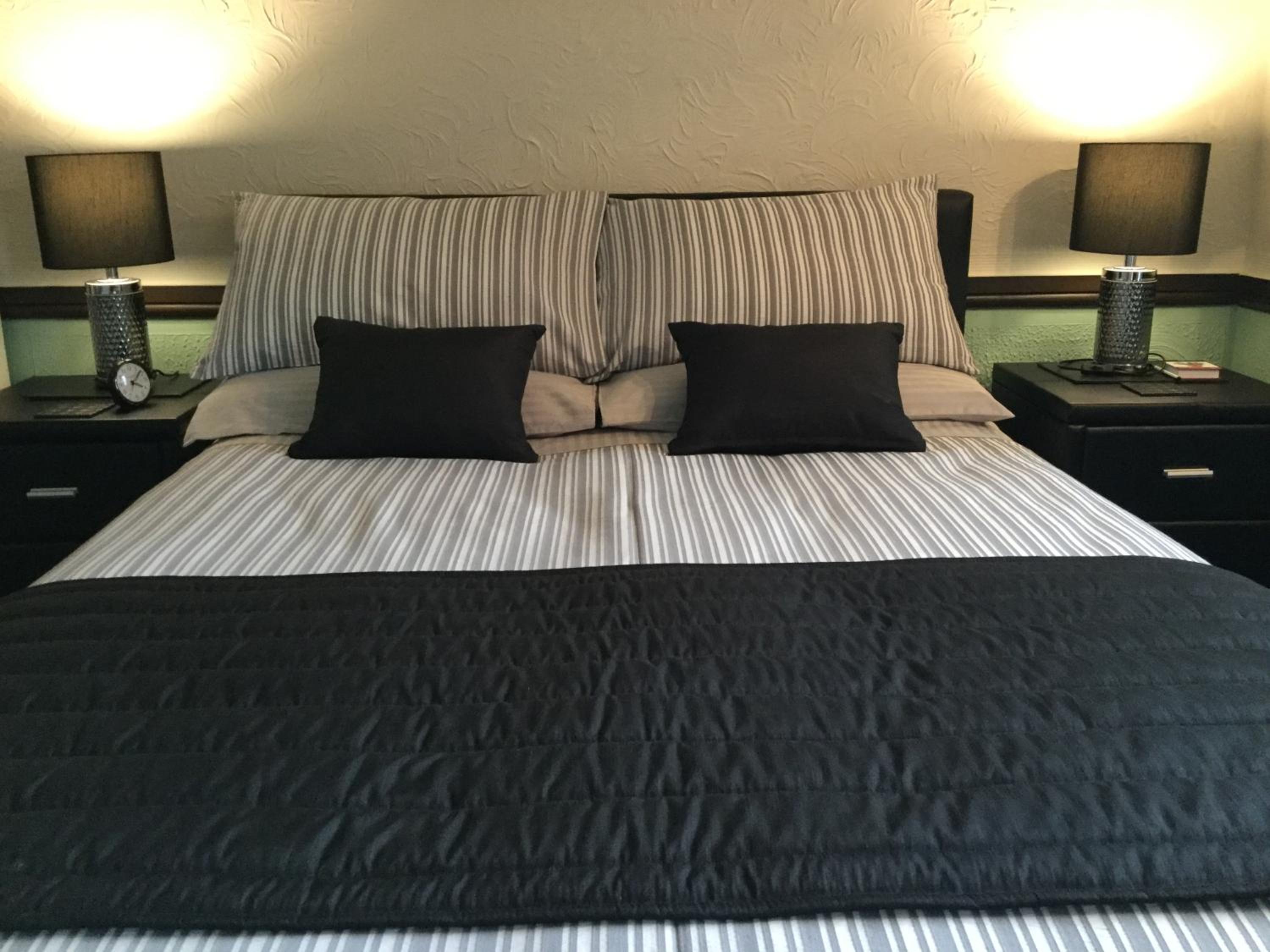 Double Room With Private Bathroom photo 1