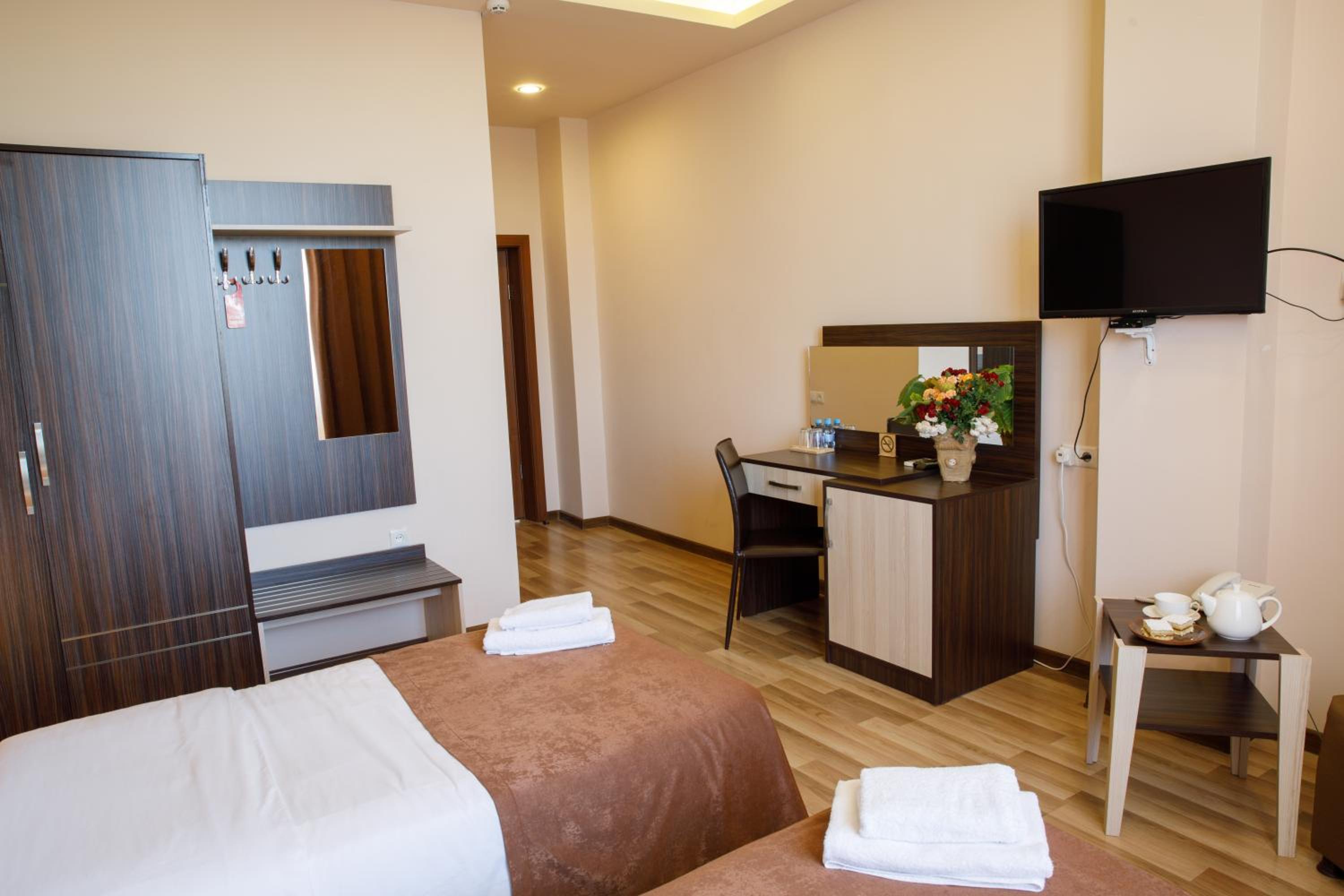 Twin Room With Garden View photo 2