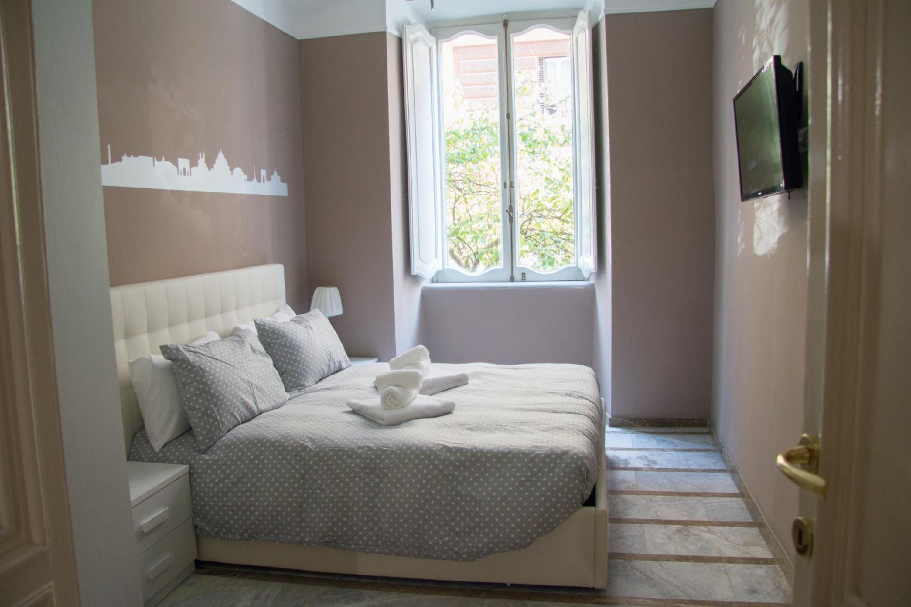 Three-Bedroom Apartment - Via Silla 91 photo 1