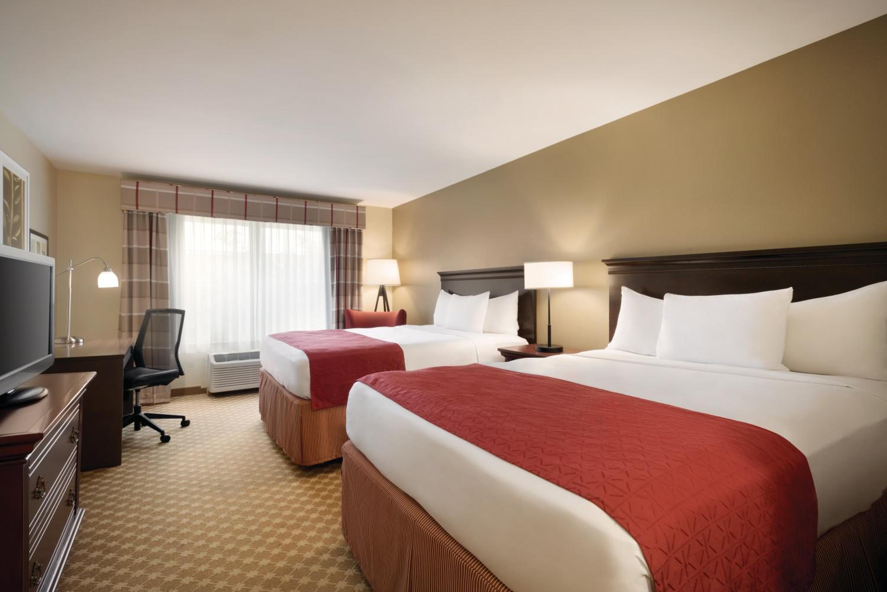 Queen Room with Two Queen Beds - Photo 1